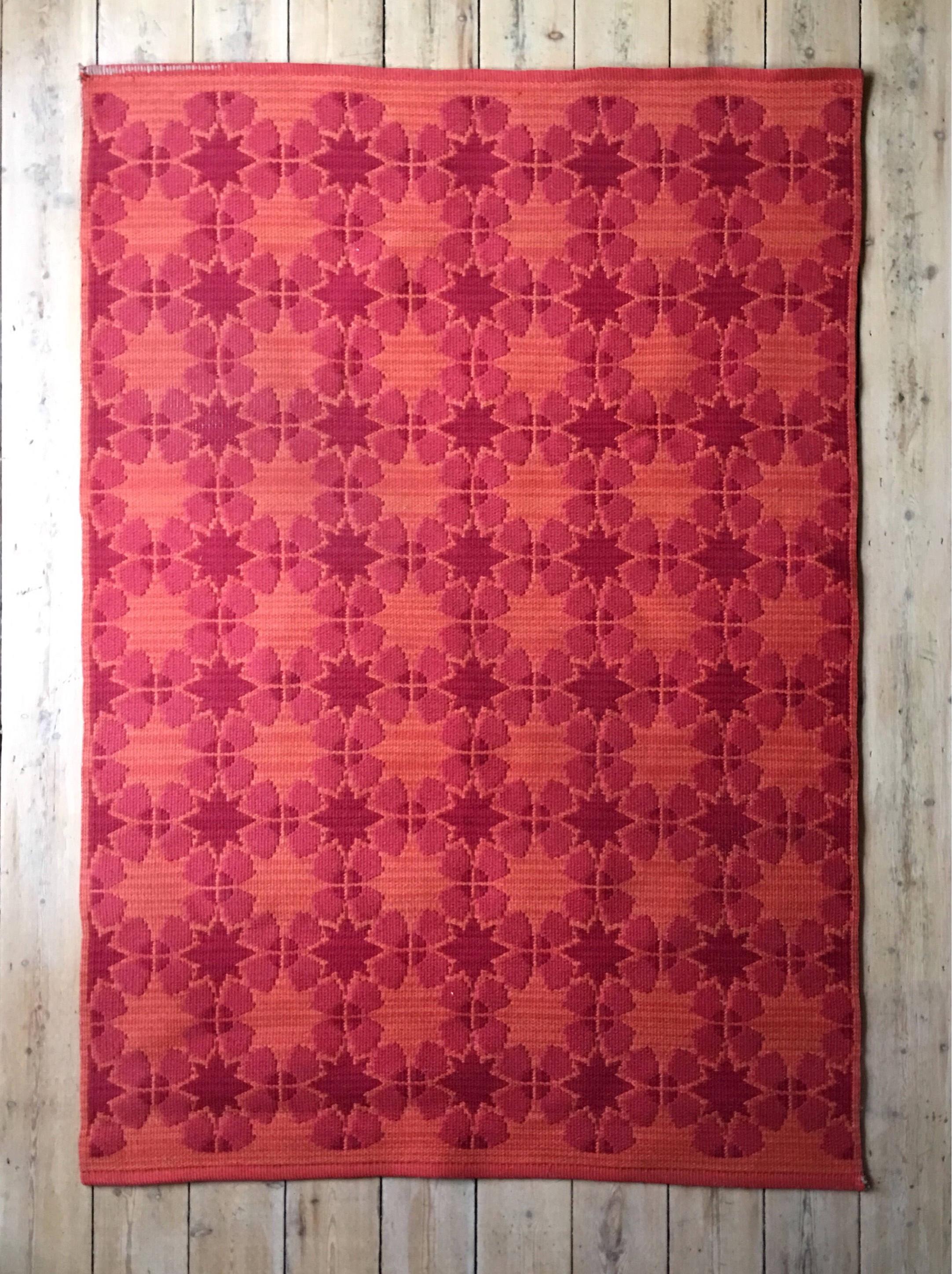 A vintage pure wool rug designed by Ingrid Dessau and made in Sweden by Kasthall. Kasthall factory dates to 1889 and is in the town of Kinna, in the west of Sweden. 
Ingrid Dessau (1923-2000)
Swedish textile designer, Ingrid Dessau was born in the