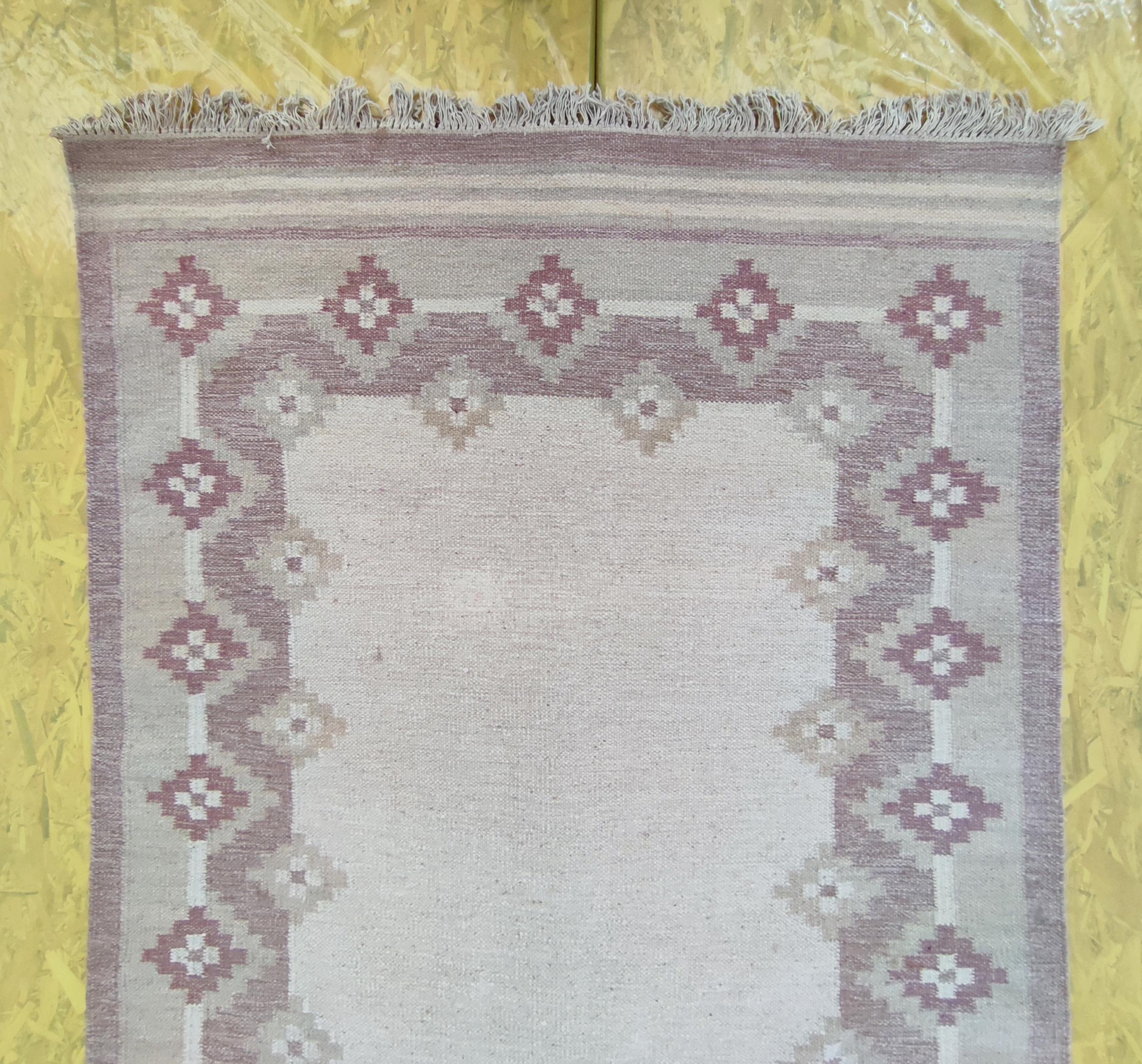 Schwedischer Kilim Flachgewebter Teppich Handgewebter Teppich Rollakan Rölakan Teppich im Zustand „Gut“ im Angebot in Bochum, NRW