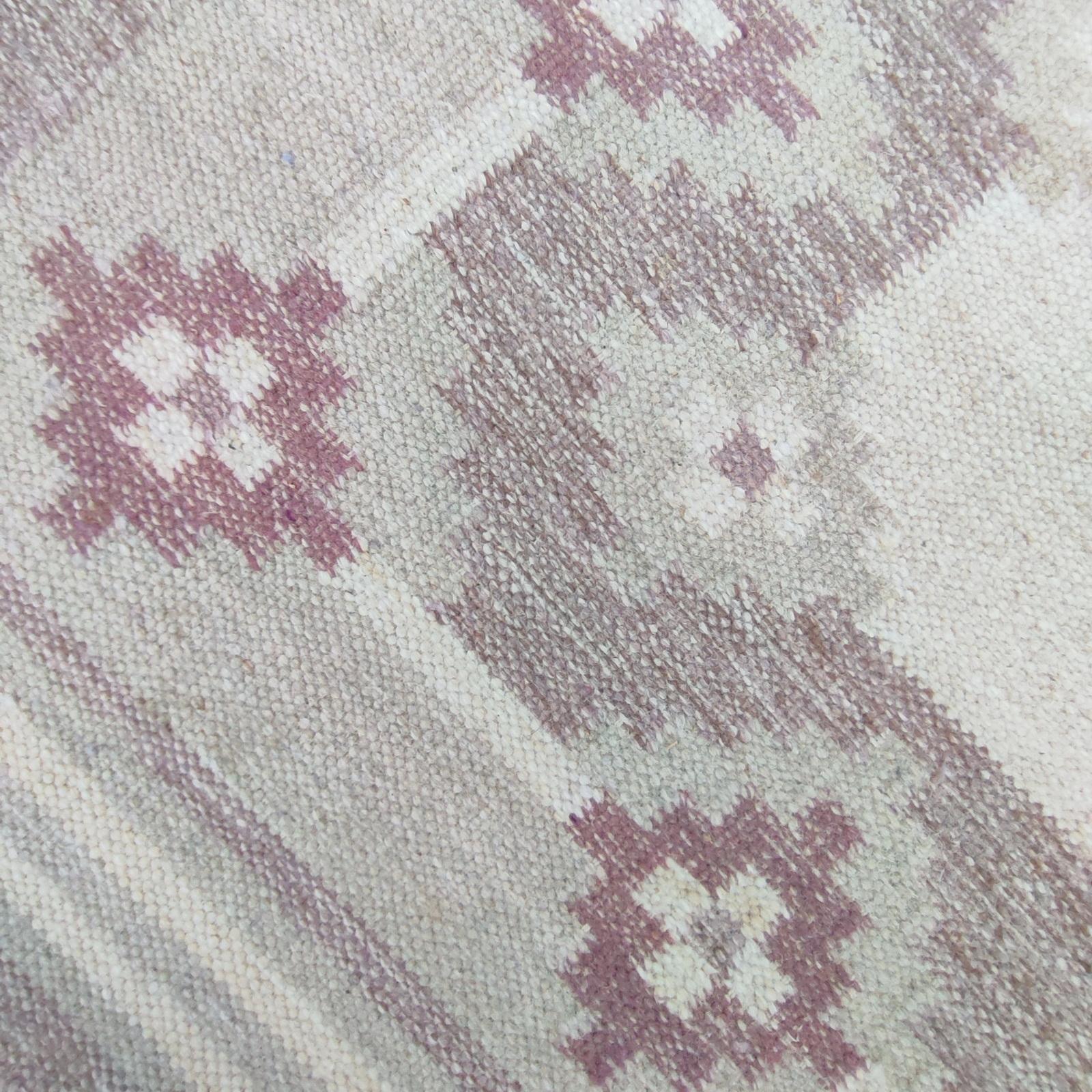 Schwedischer Kilim Flachgewebter Teppich Handgewebter Teppich Rollakan Rölakan Teppich im Angebot 2