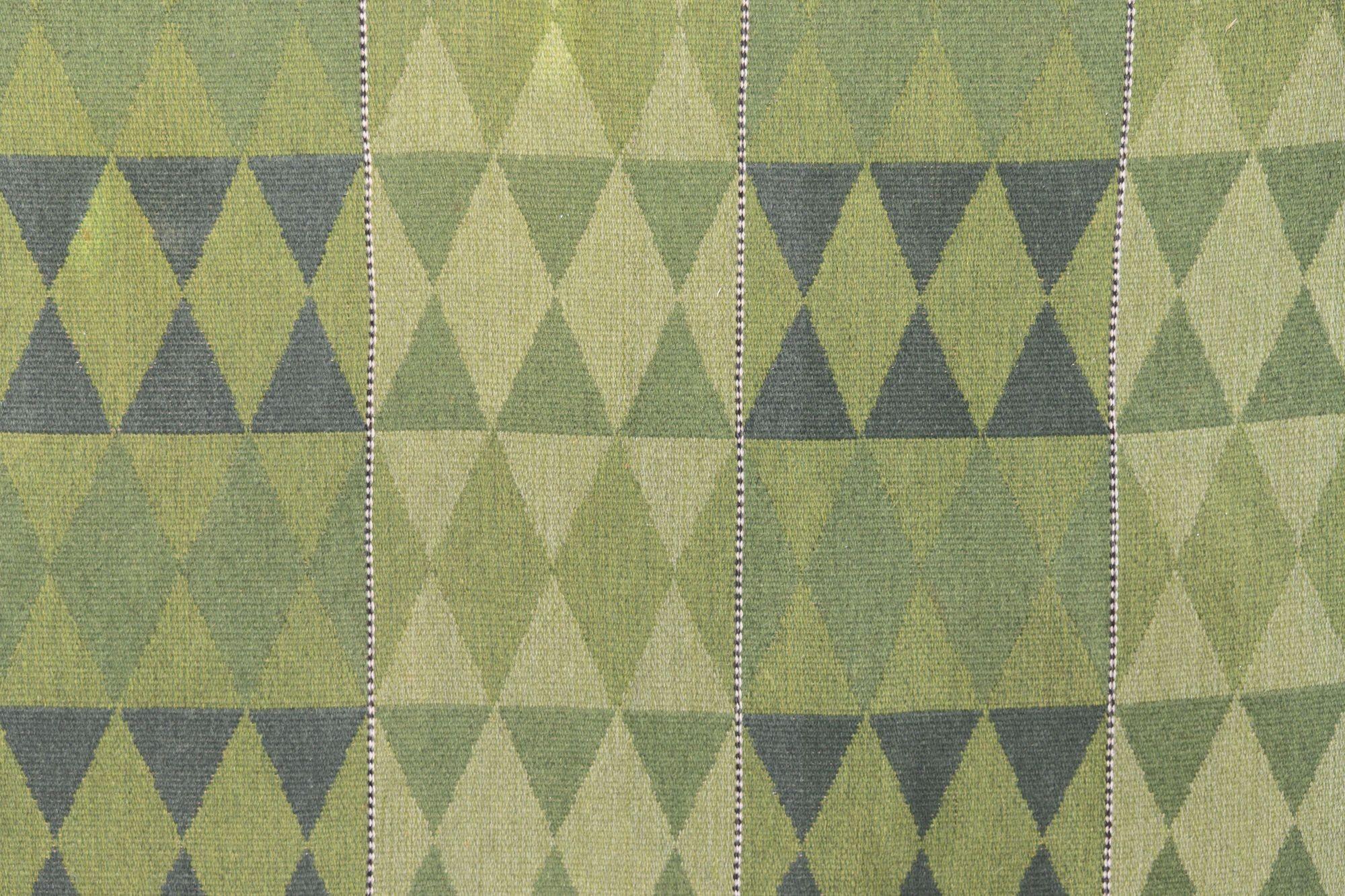 Suédois Kilim suédois dans les tons de vert en vente
