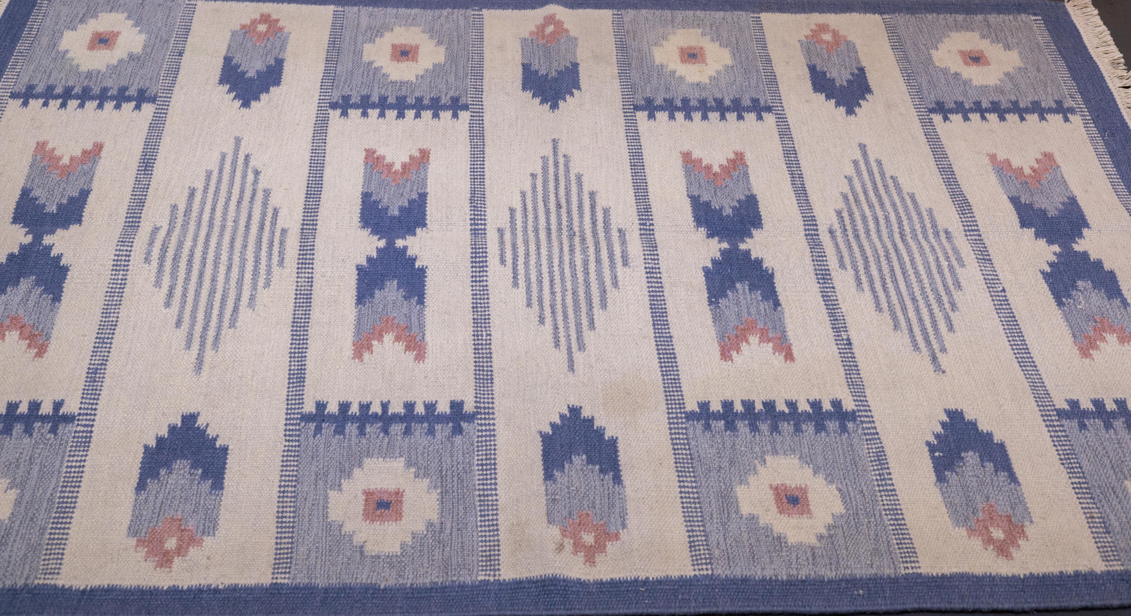 Wool Swedish Kilim Rug 4'5'' x 6'3'' For Sale