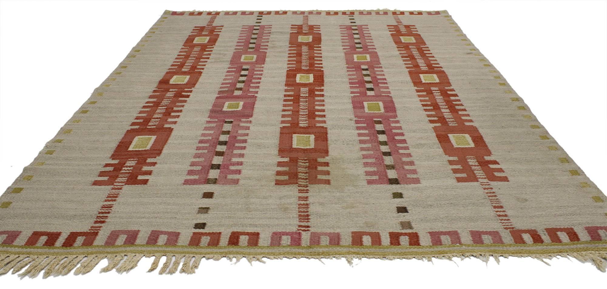 Hand-Woven Vintage Swedish Kilim Röllakan Rug with Scandinavian Modern Style, Flatweave Rug