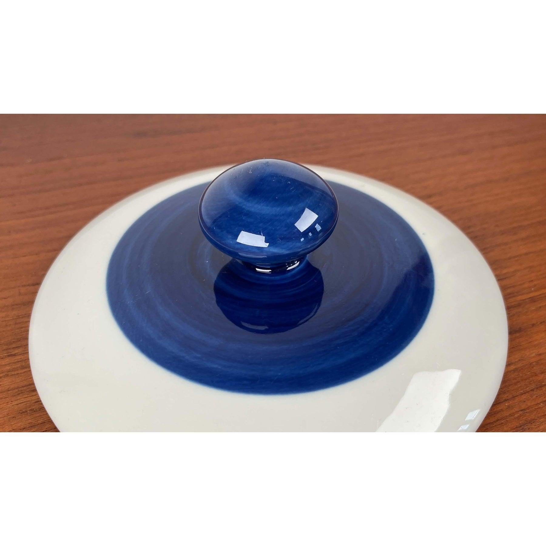 Swedish Koka Blue, Blau, Bla Series Lid by Hertha Bengtson for Rörstrand, 1950s In Good Condition For Sale In Hamburg, DE