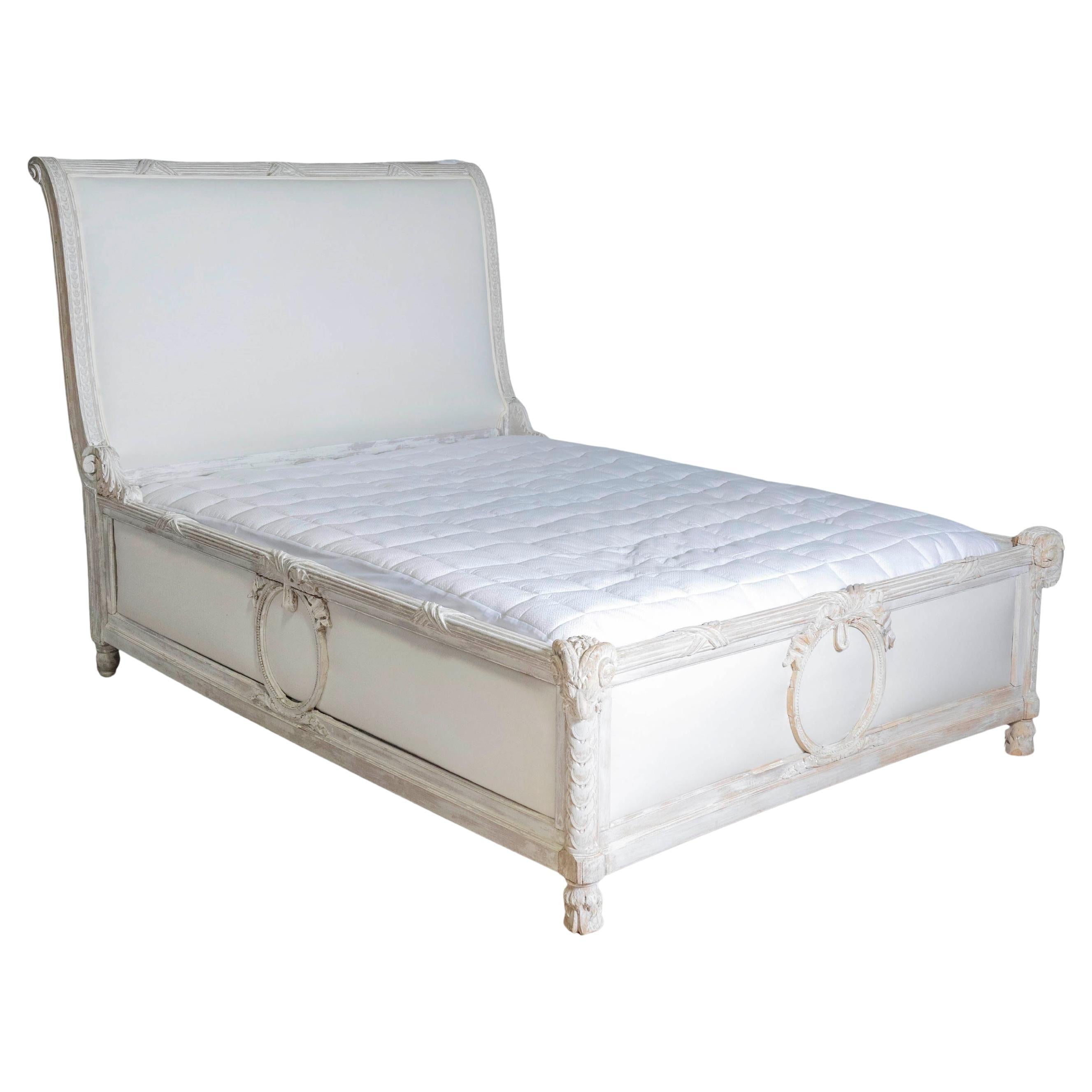 Swedish Late 18th Century Neoclassical Painted Bed with Medallions