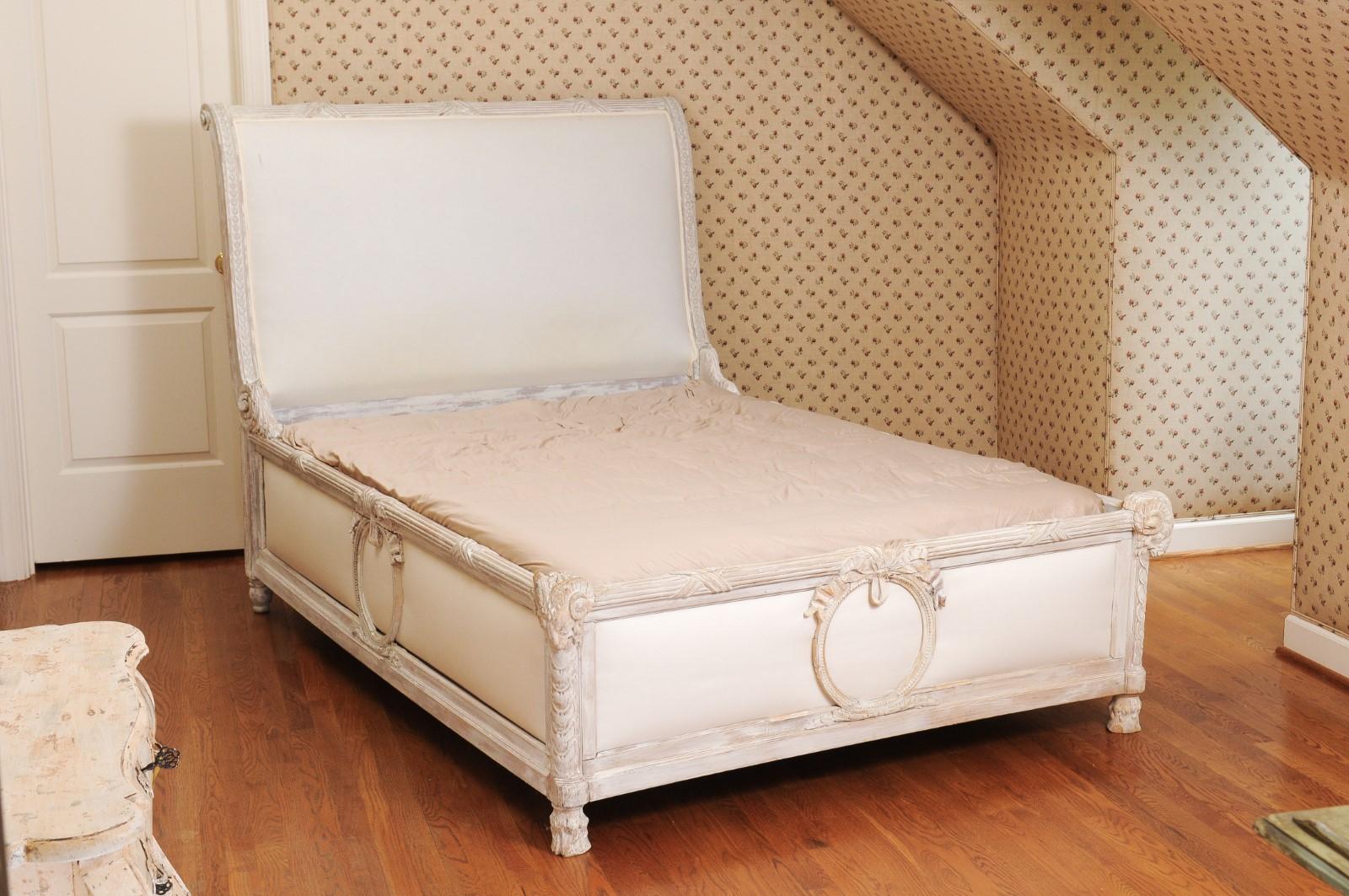 18th century bed