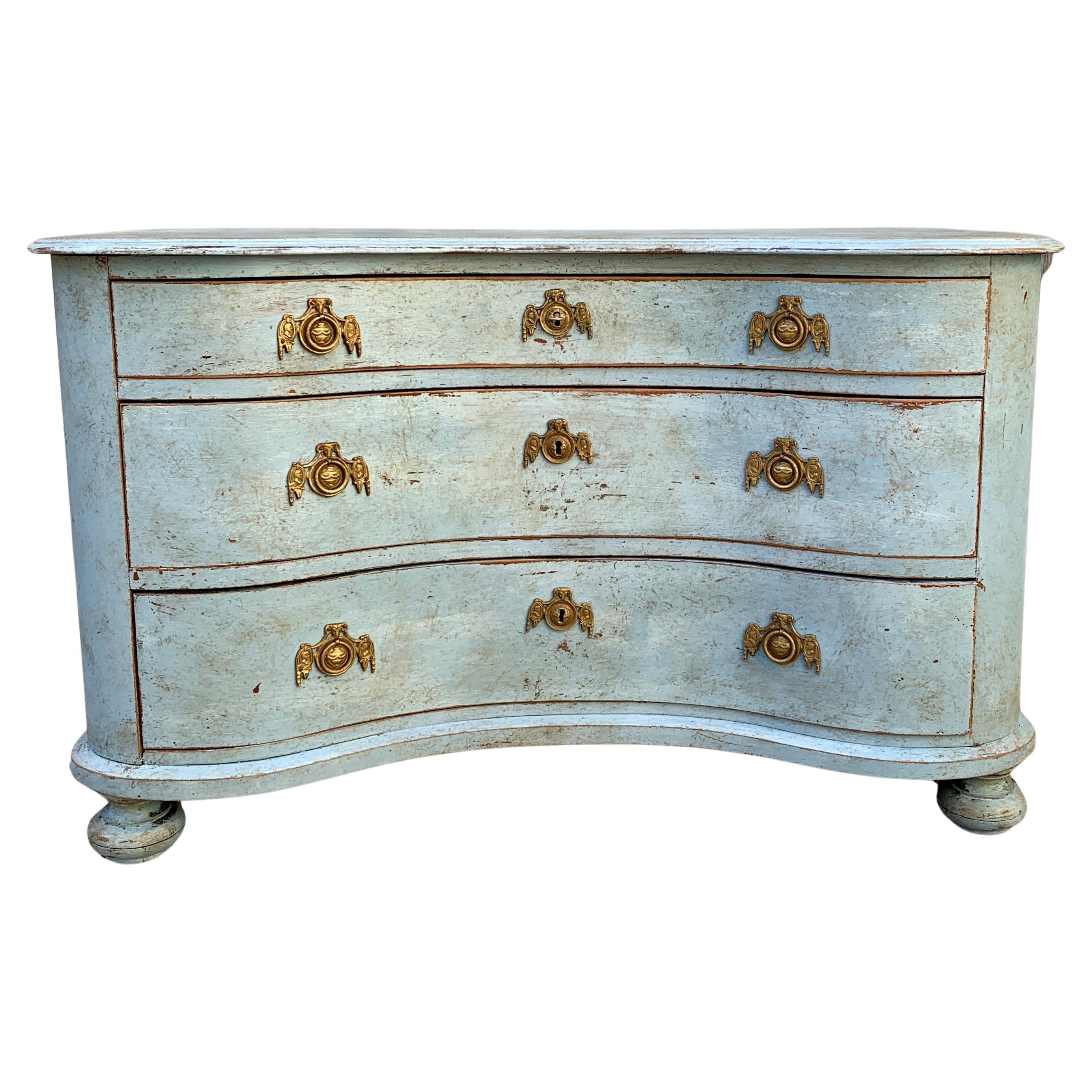 Late 19th Gustavian style 3 drawer dresser, Sweden.
The chest of drawers has later super charming Gustavian blue hand painting finish and grat looking brass hardware.
The drawers work smoothly and the chest has not bad scents etc.
 