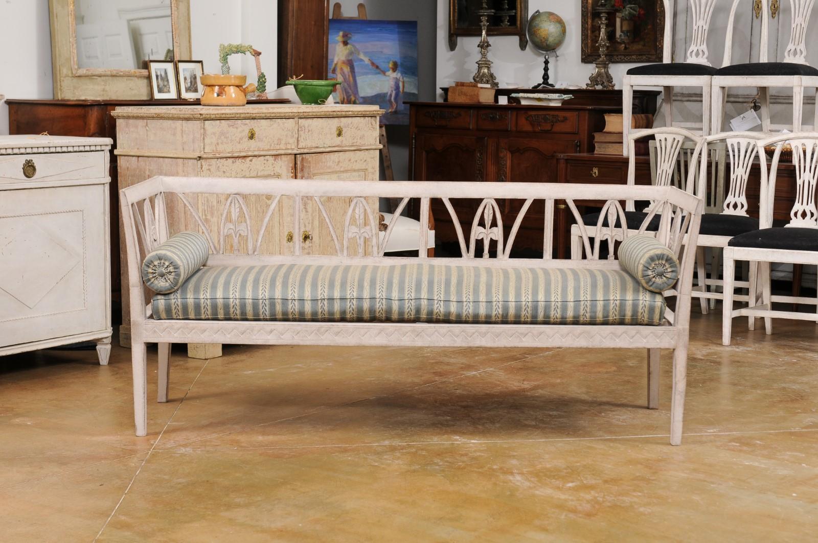 Swedish Late Gustavian 1820s Painted Wood Sofa Bench with Foliage Carved Back 8