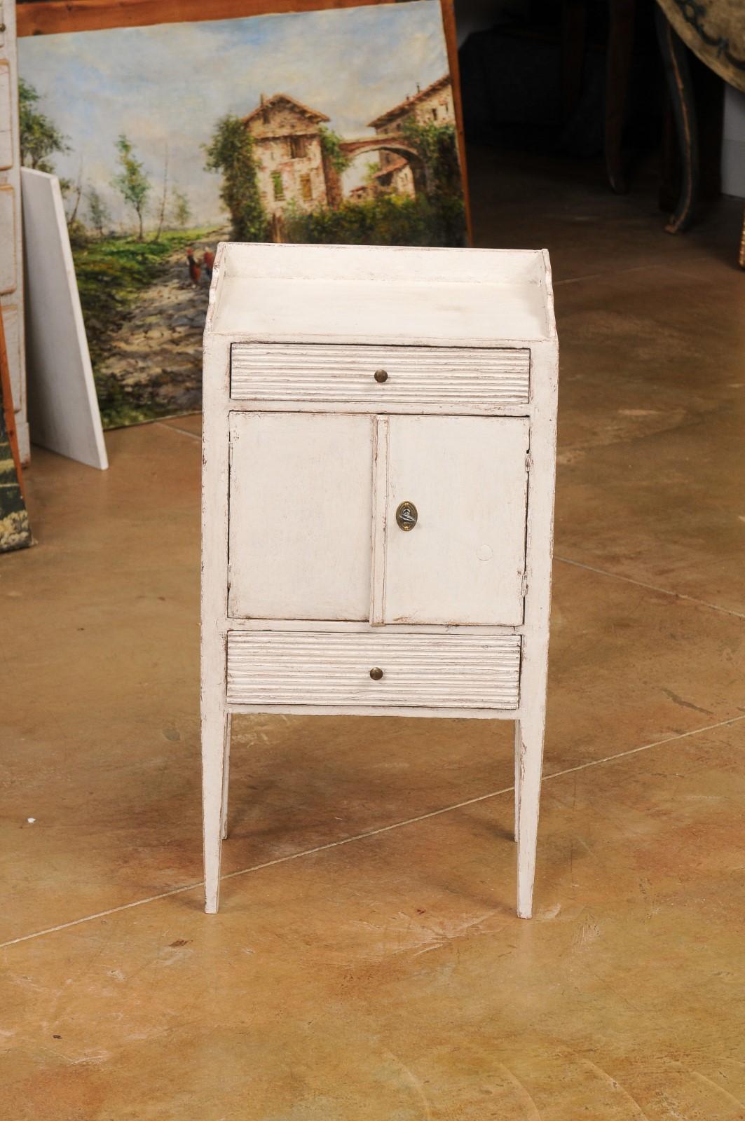 Swedish Late Gustavian Period 1820s Painted Bedside Table with Drawers and Doors 4
