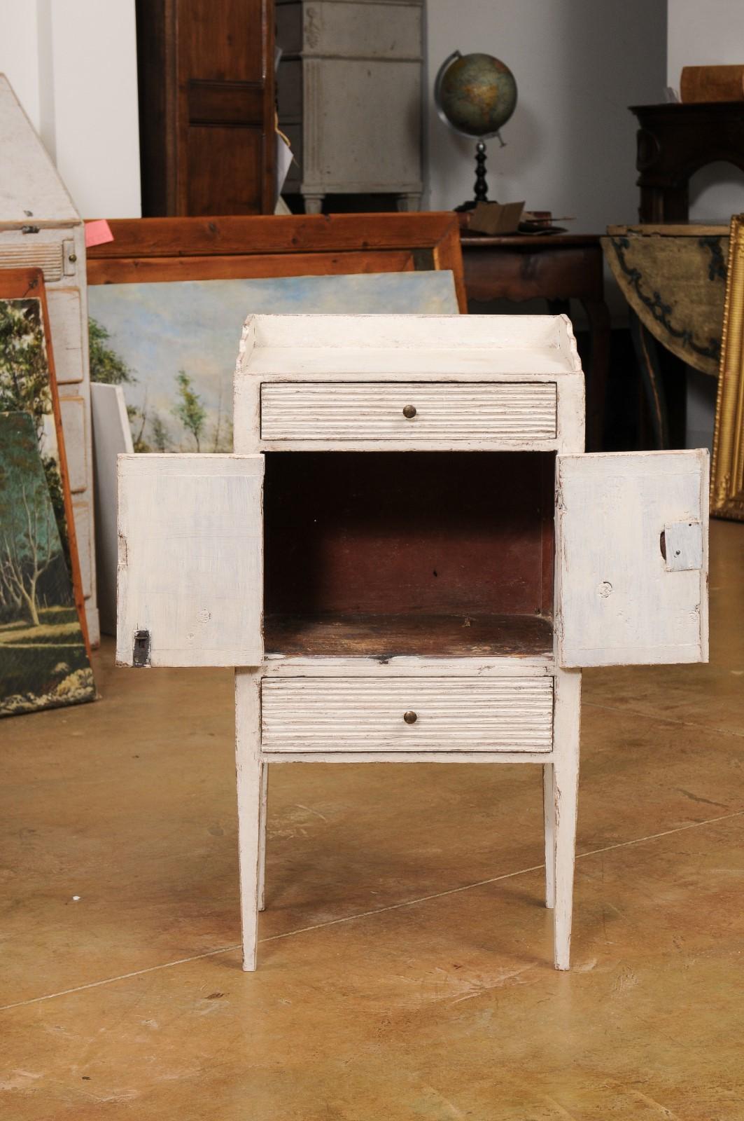 Swedish Late Gustavian Period 1820s Painted Bedside Table with Drawers and Doors 5