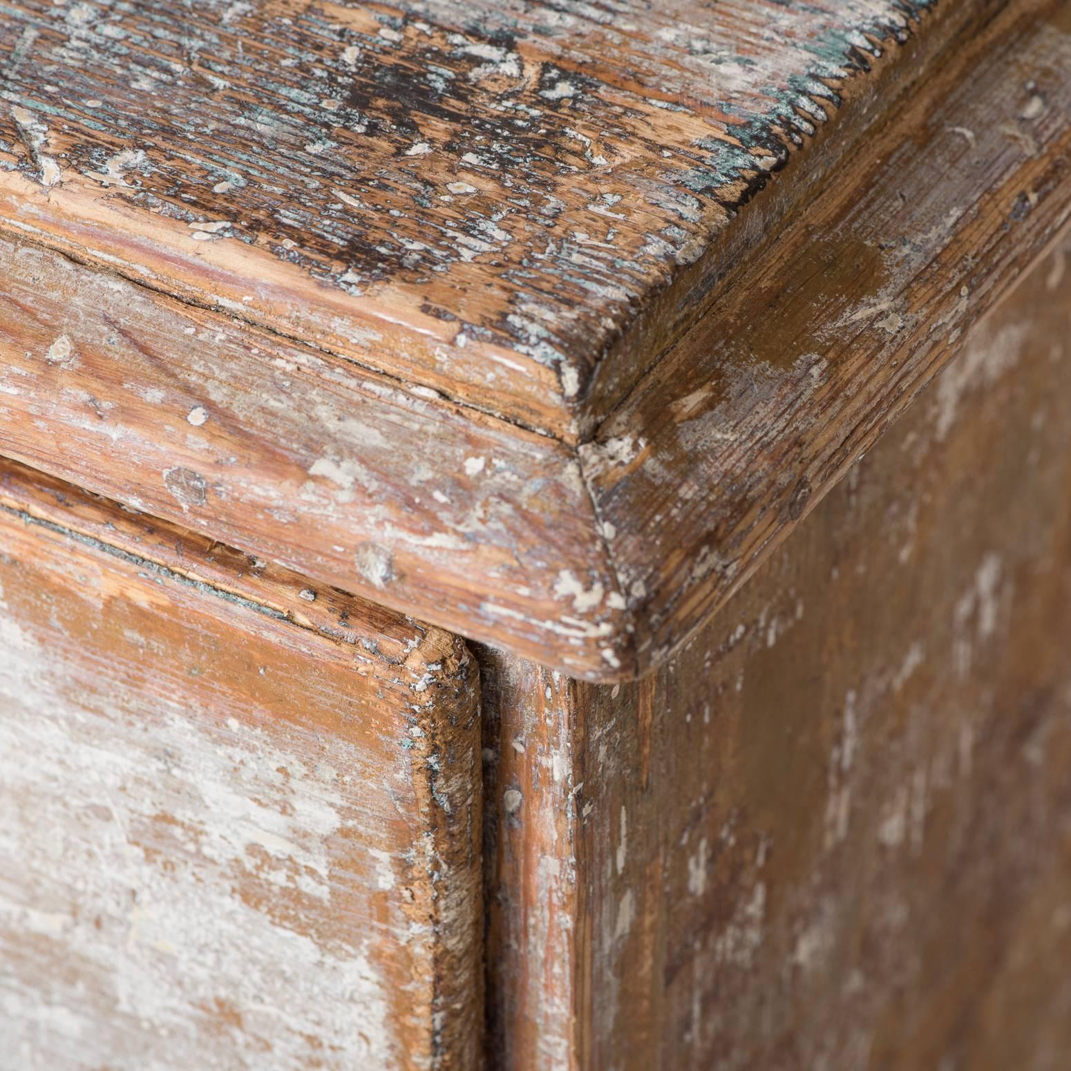 Swedish Late Gustavian Period Three-Drawer Chest, circa 1825 For Sale 1