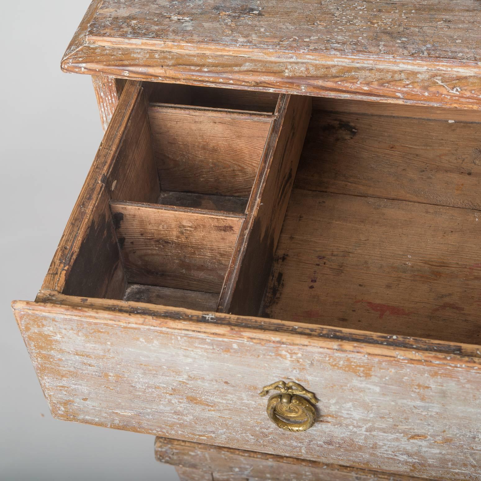 Swedish Late Gustavian Period Three-Drawer Chest, circa 1825 For Sale 5