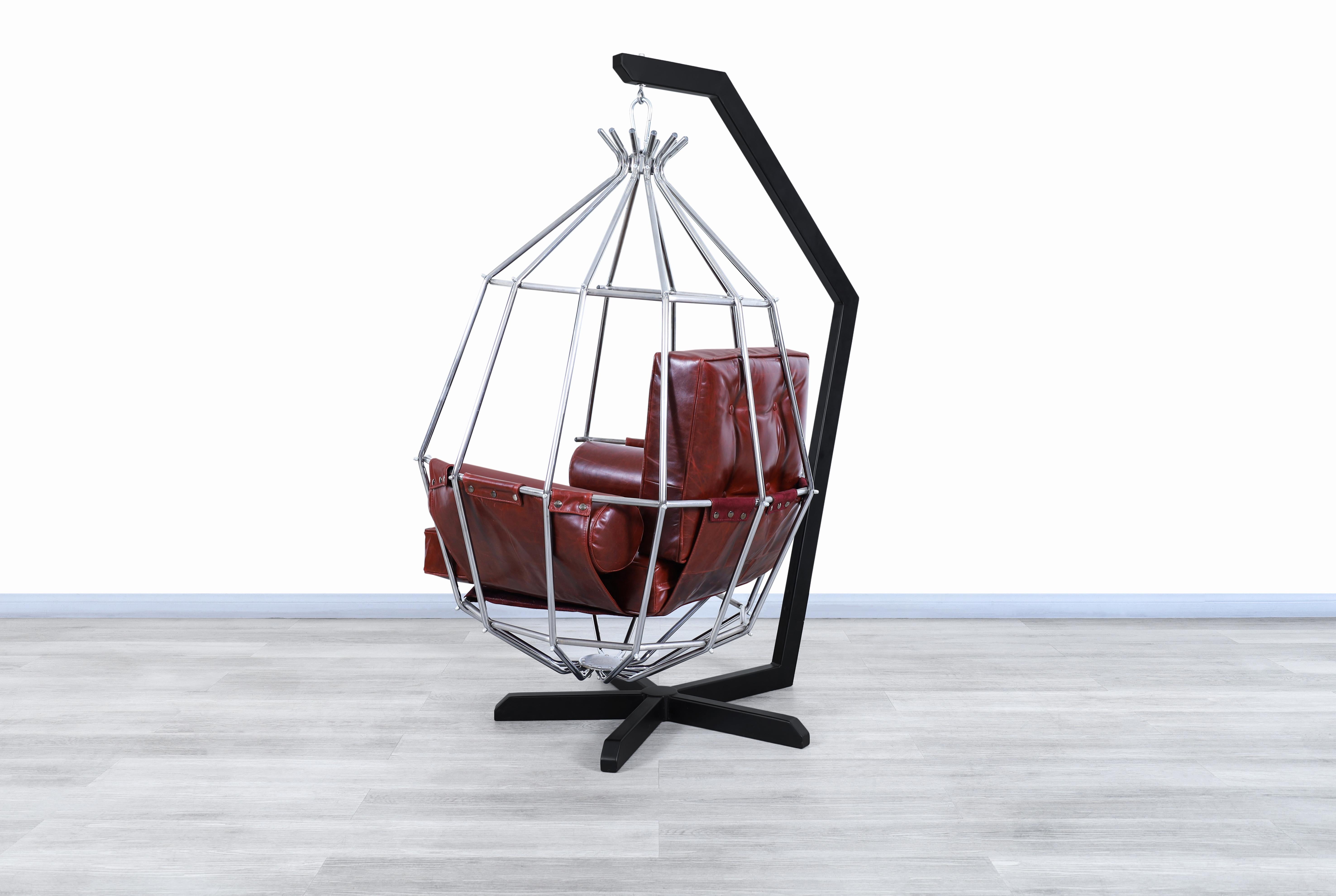 Chaise pivotante suédoise en cuir « Perrot Cage » d'Ib Arberg Excellent état - En vente à North Hollywood, CA