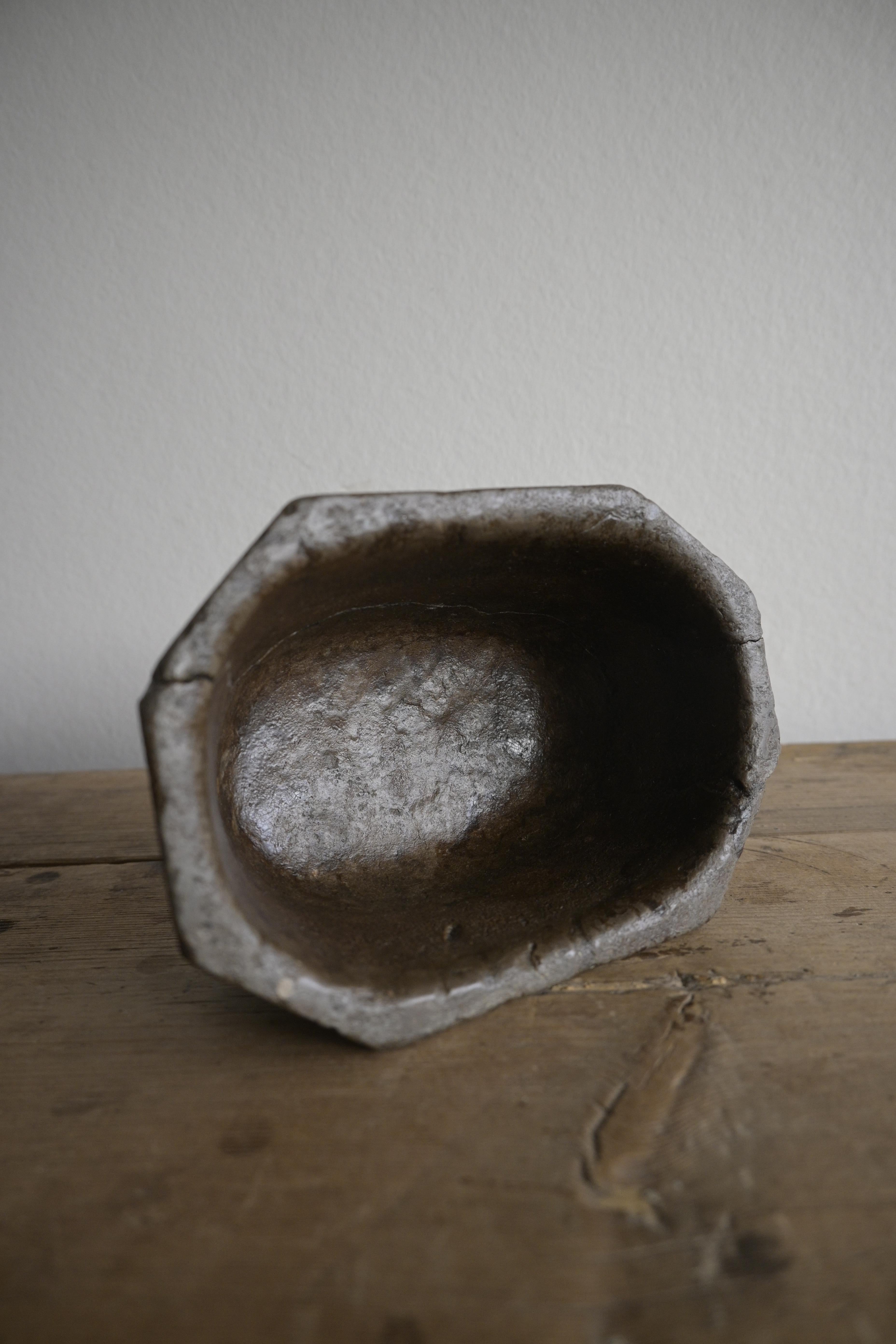 Swedish Lime Stone Butterbox circa 1830 4