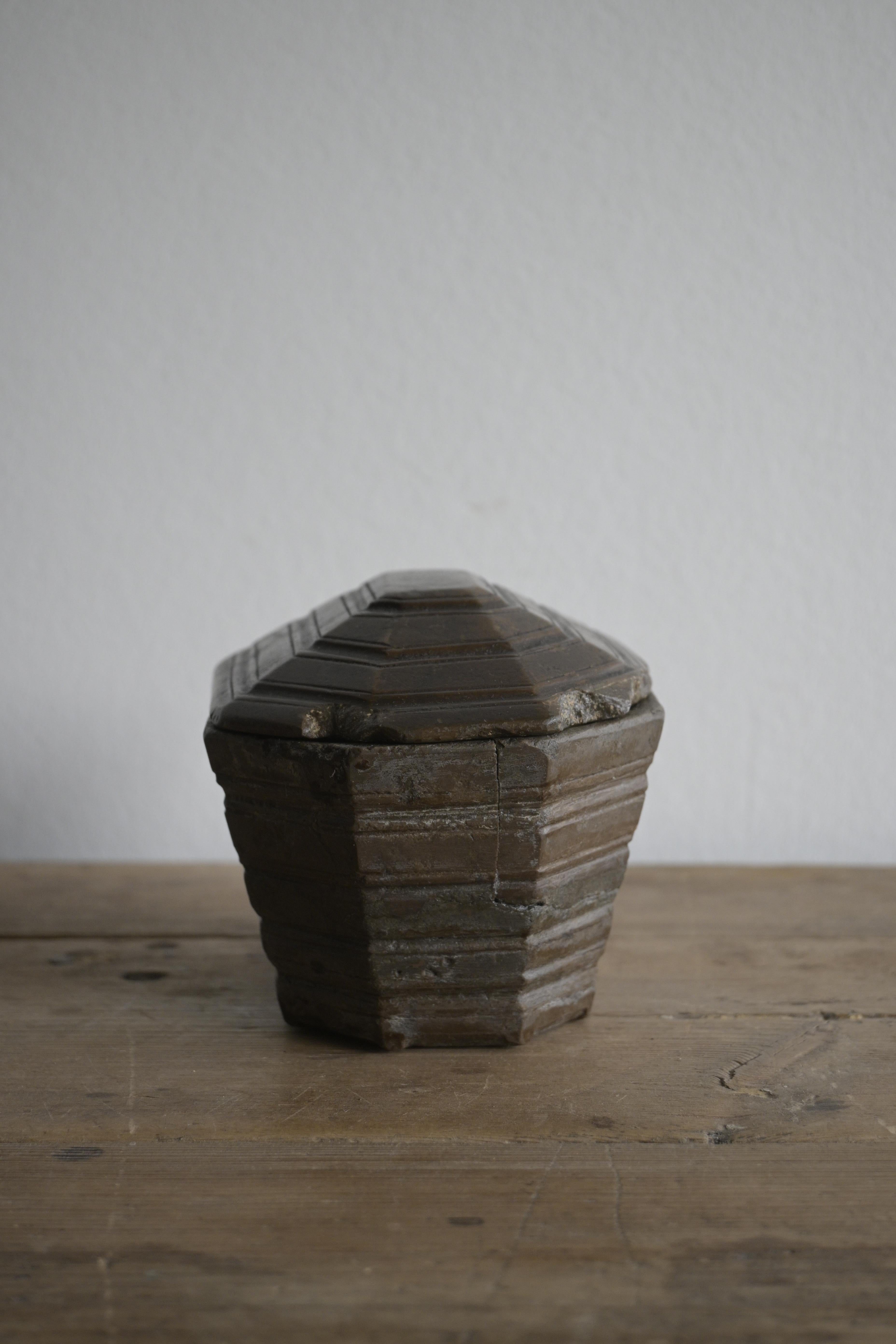 Swedish Lime Stone Butterbox circa 1830 1