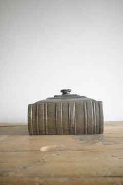 Exceptionnel coffre suédois en pierre calcaire en forme de livre vers 1840-1870