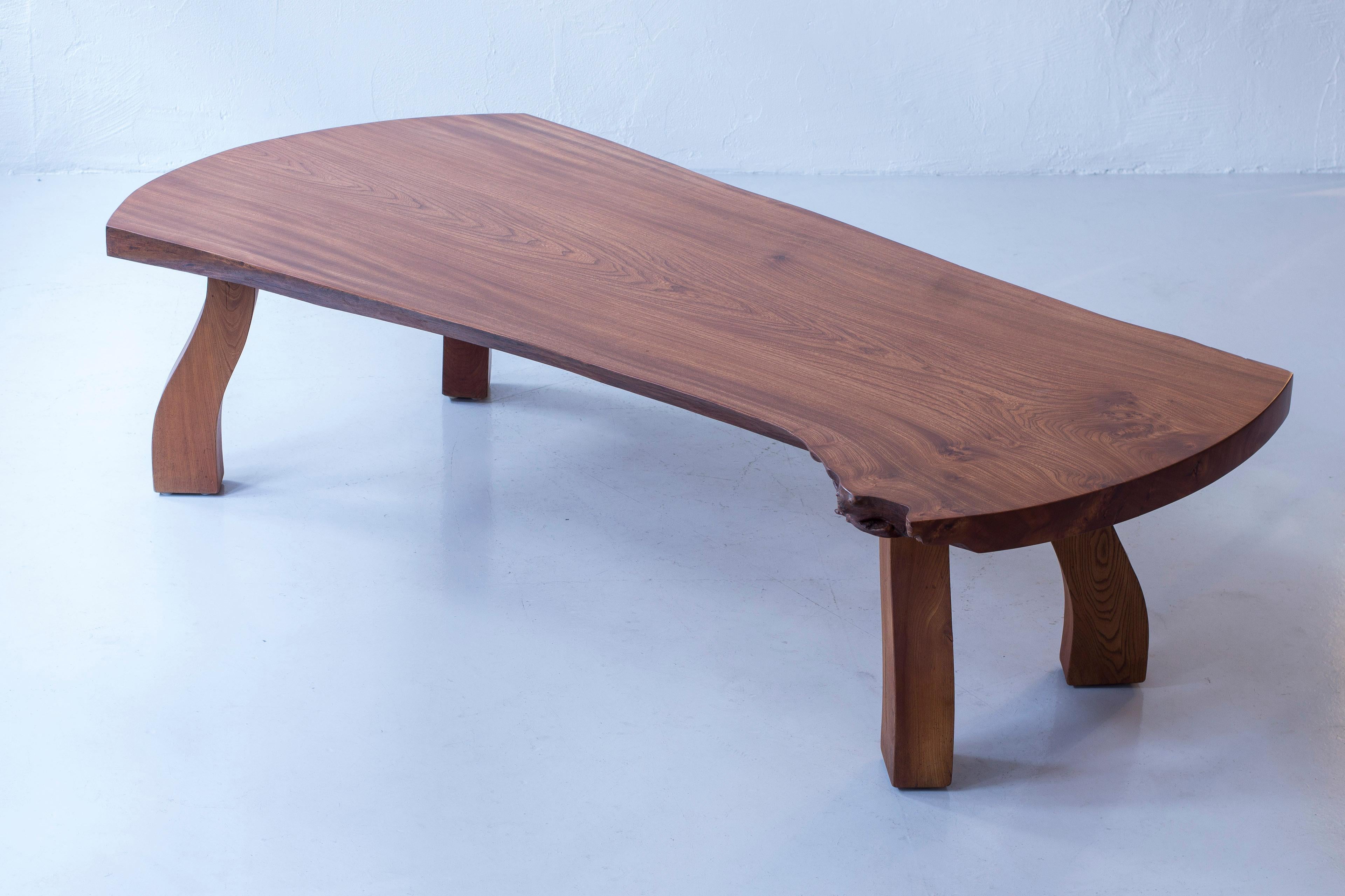 Slab table in solid elm, so called 