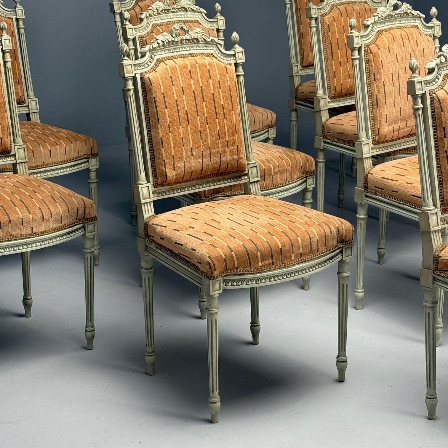 XX secolo Stile svedese Luigi XVI, dieci sedie da pranzo, legno intagliato grigio, tessuto, 20° C. in vendita