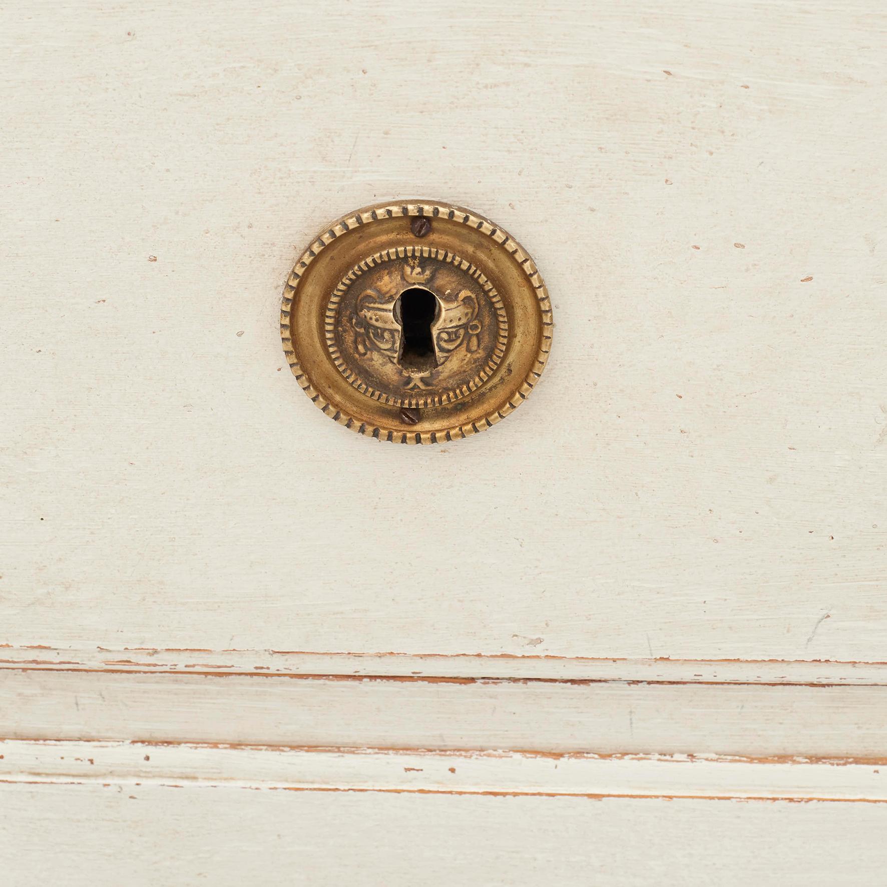 Swedish Louis XVI White-Grey Painted Chest of Drawers In Good Condition In Kastrup, DK