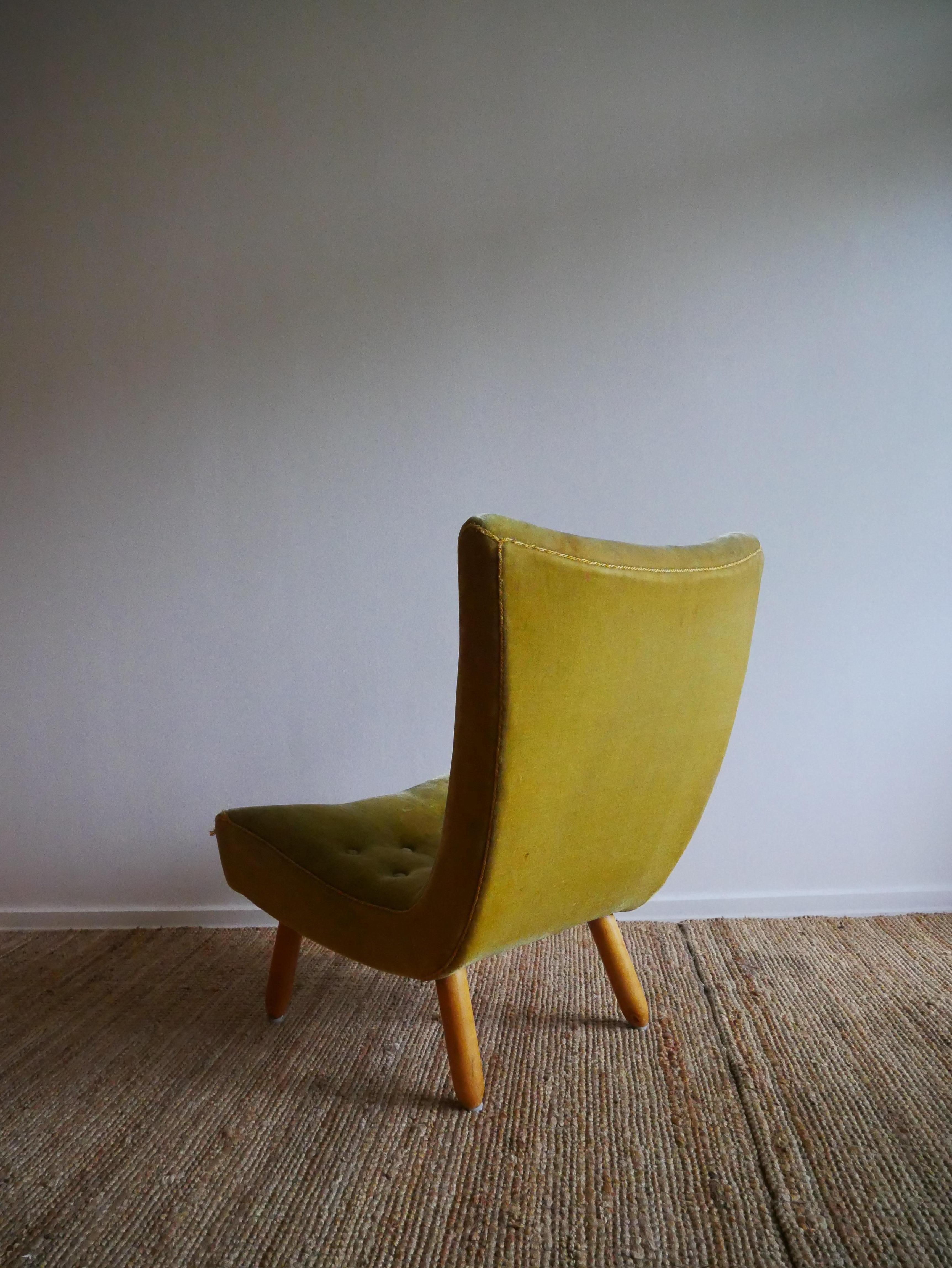 Mid-20th Century Swedish Lounge Chair 1940-50s For Sale