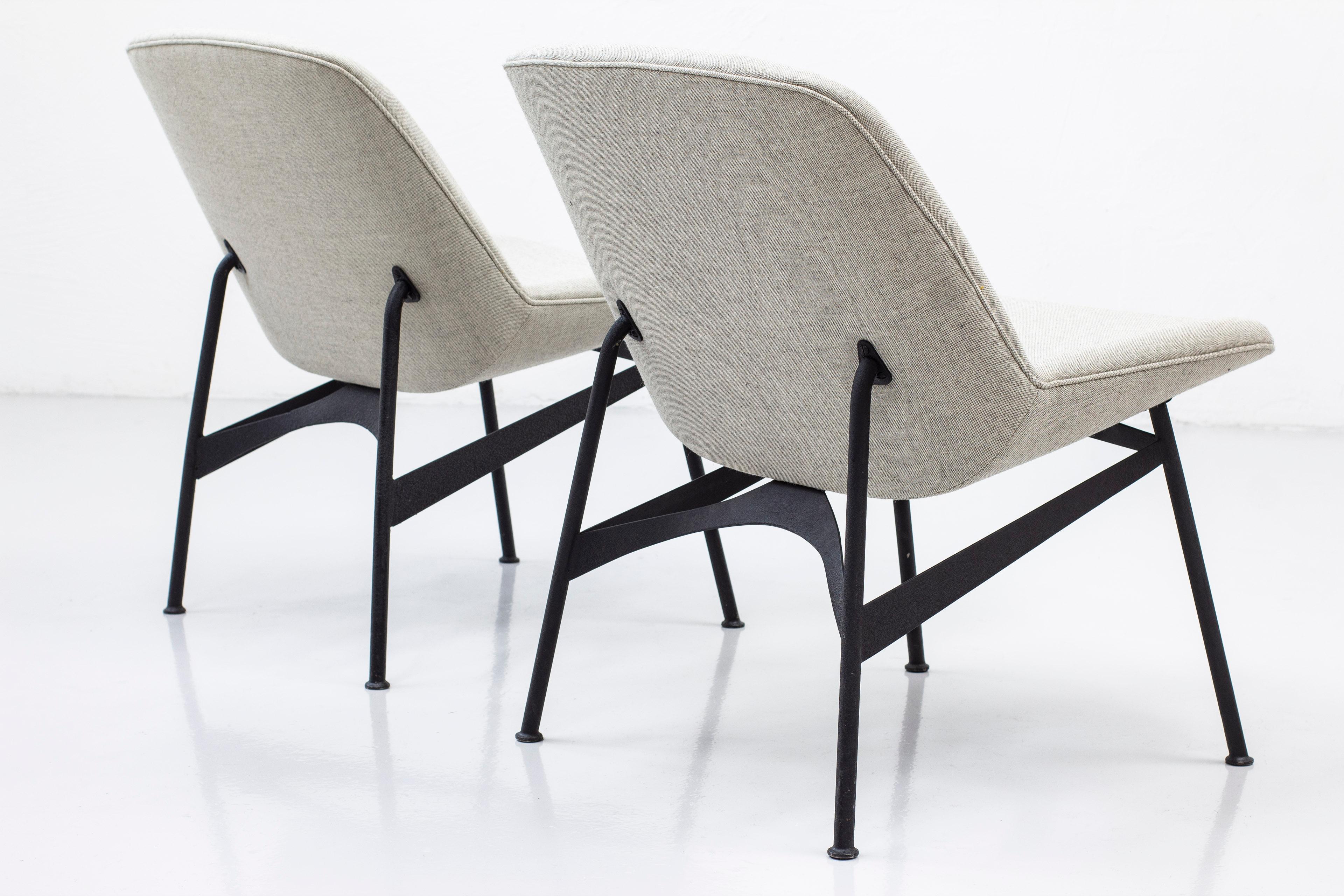 Scandinavian Modern Swedish Lounge Chairs by Hans Harald Molander for Nordiska Kompaniet, NK 1950s For Sale