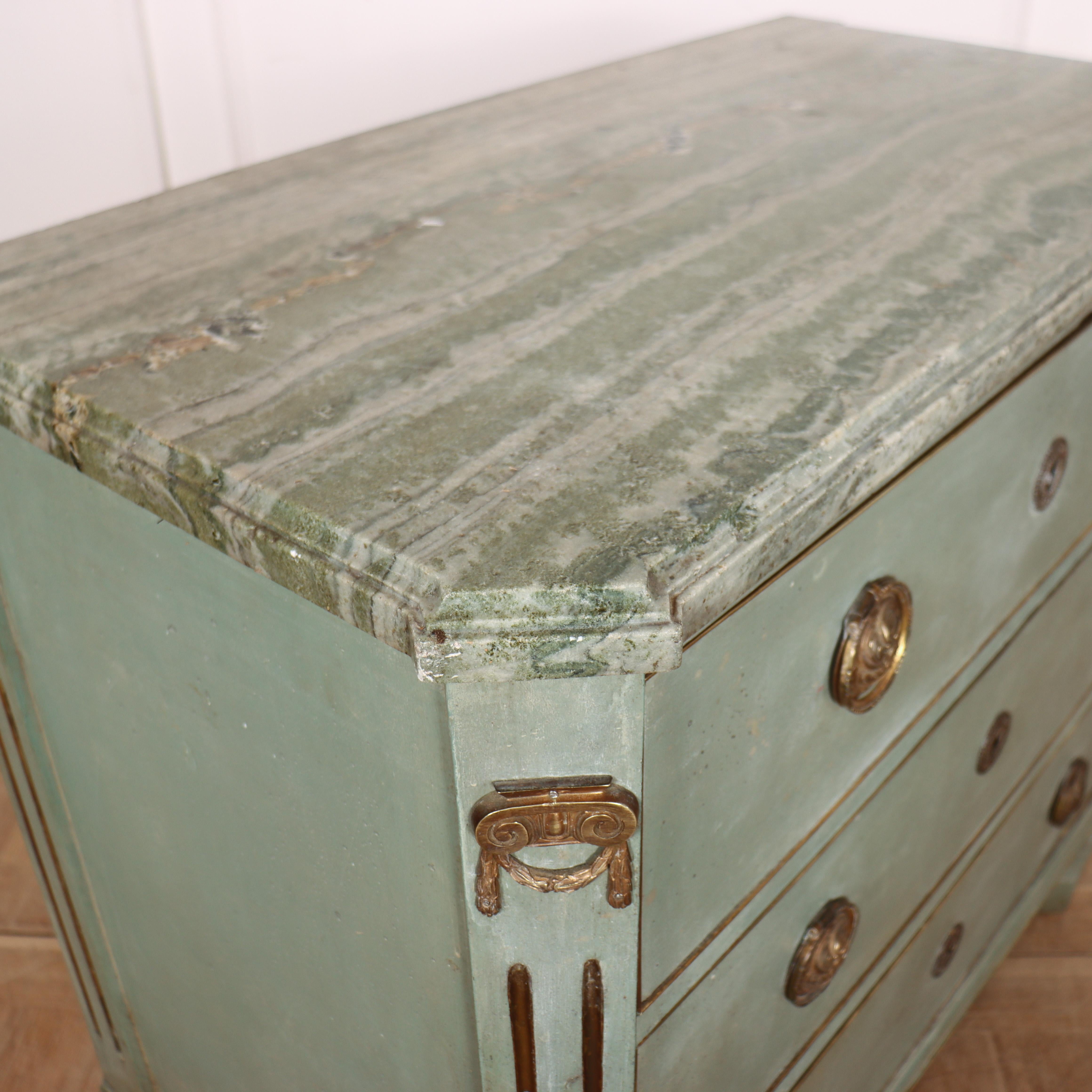 Commode svedese con piano in marmo in vendita 4