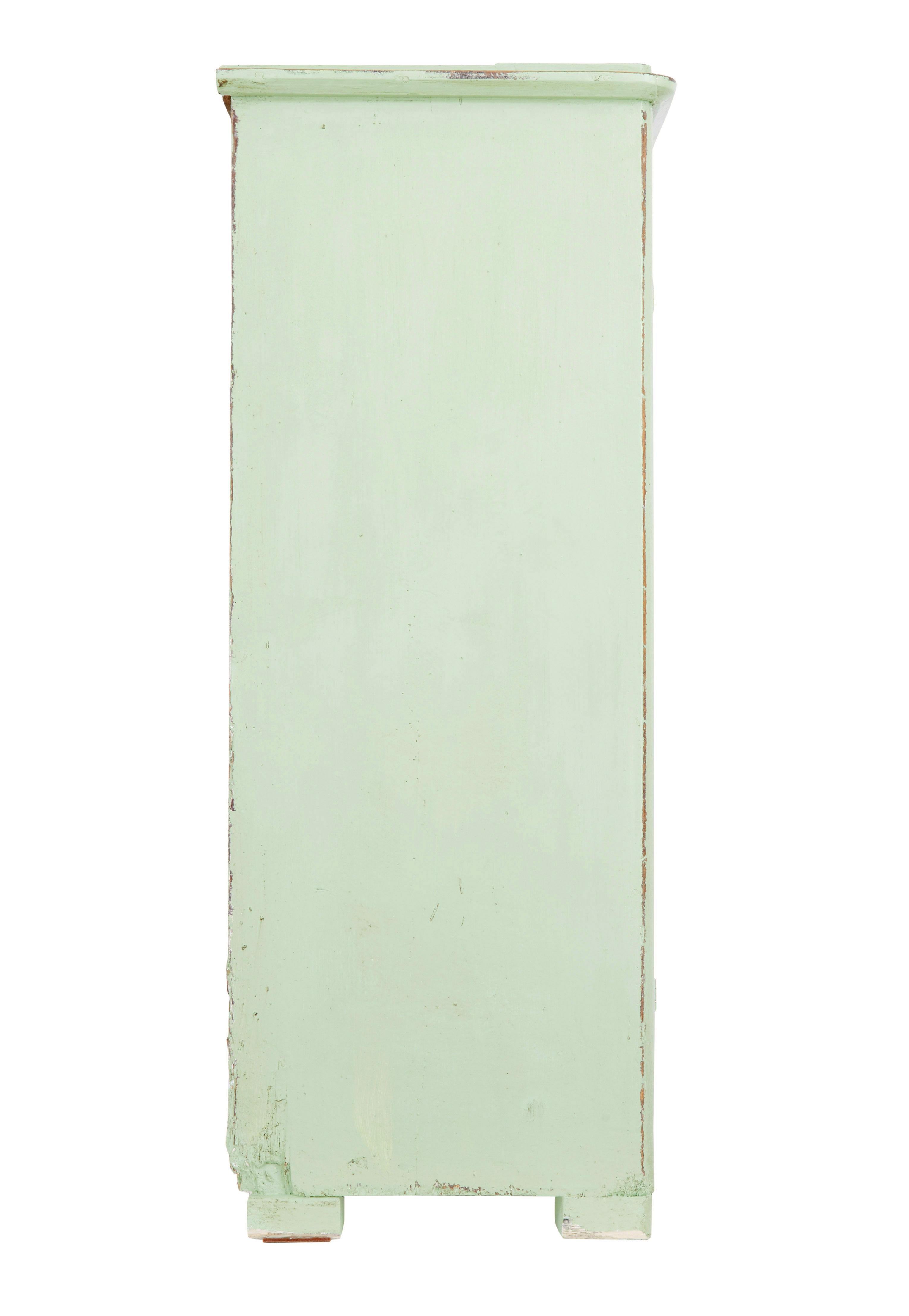 Svedese Credenza svedese in pino dipinto della metà del XIX secolo in vendita