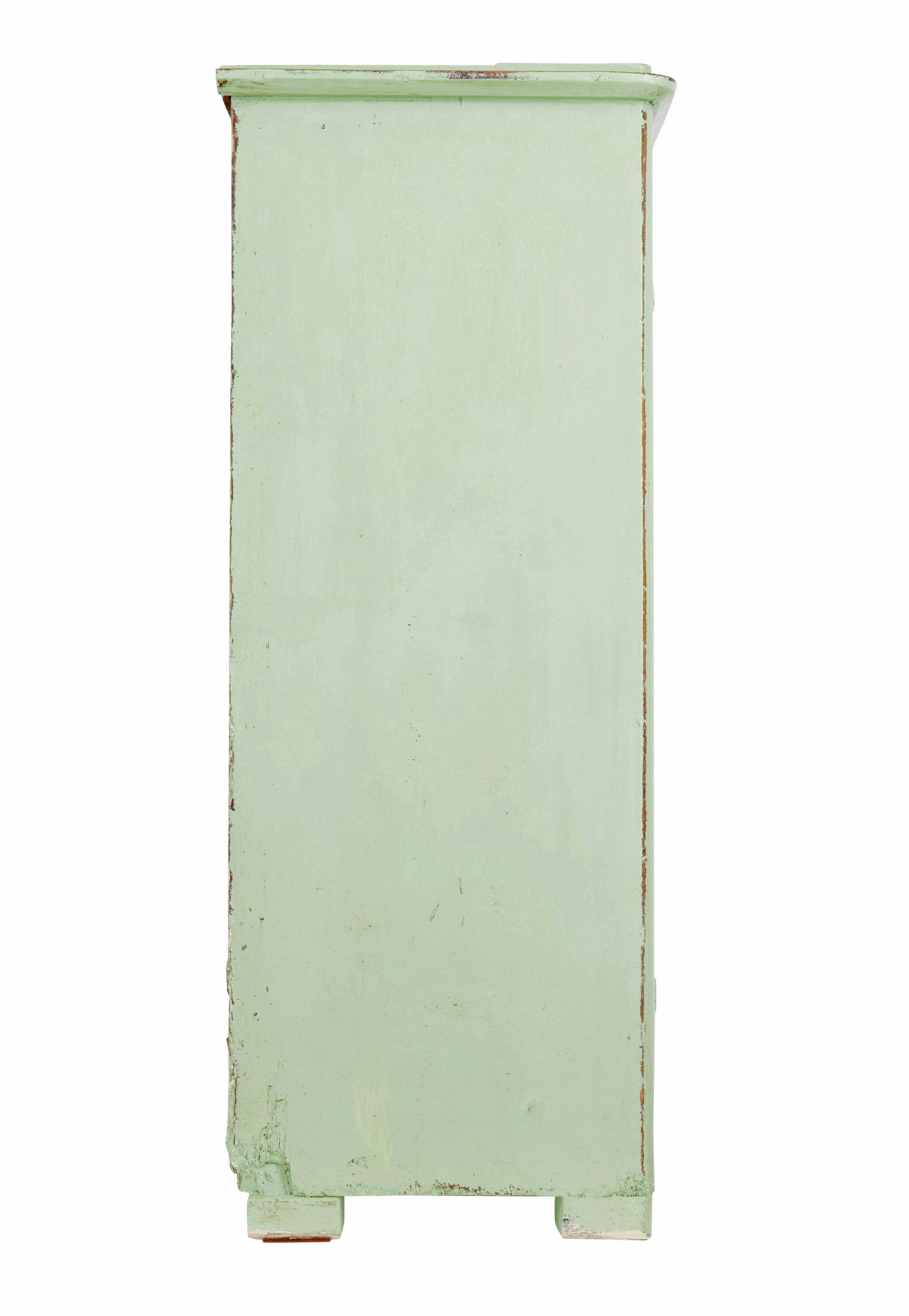 Svedese Credenza svedese in pino dipinto della metà del XIX secolo in vendita