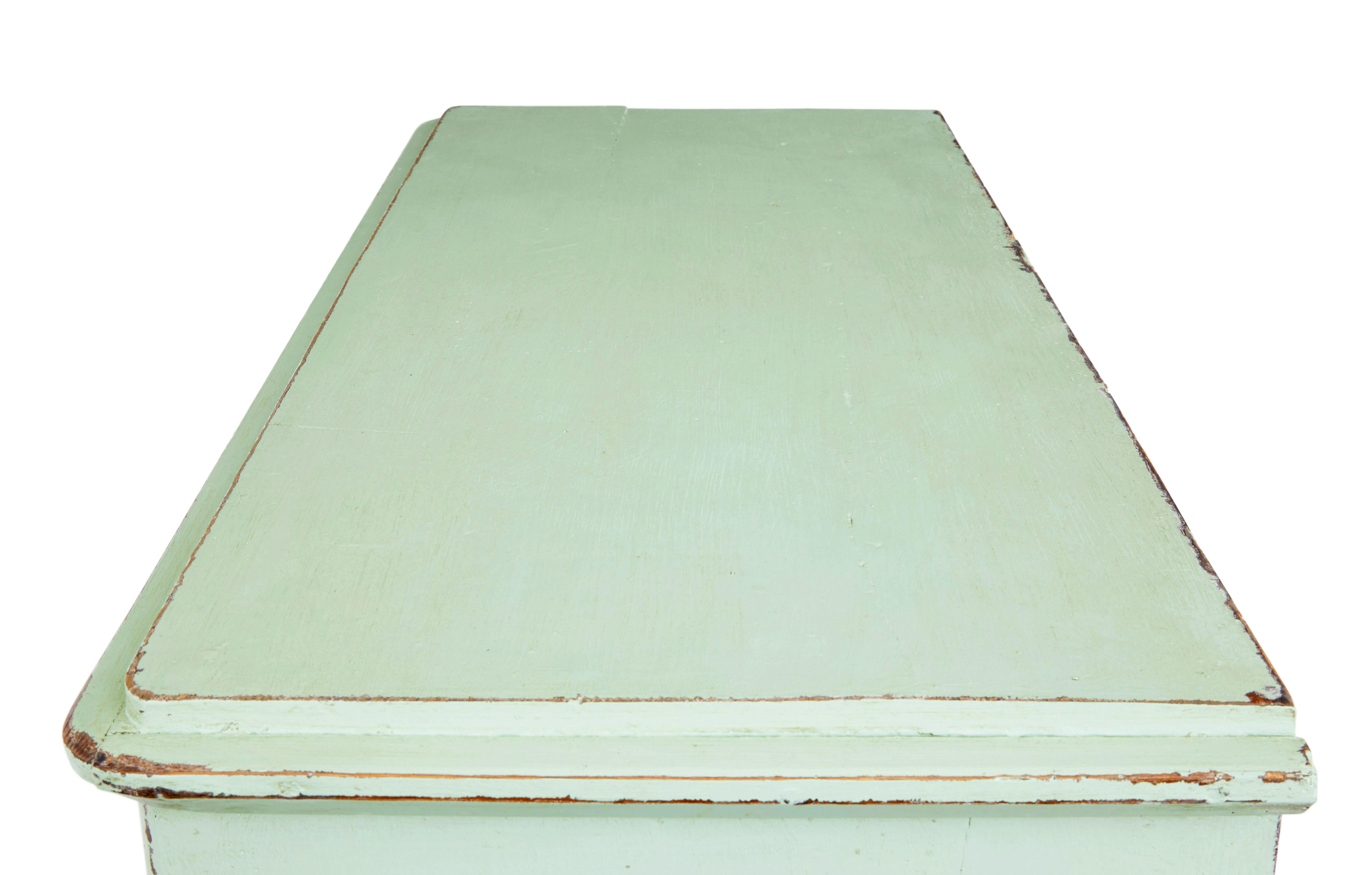 Pino Credenza svedese in pino dipinto della metà del XIX secolo in vendita
