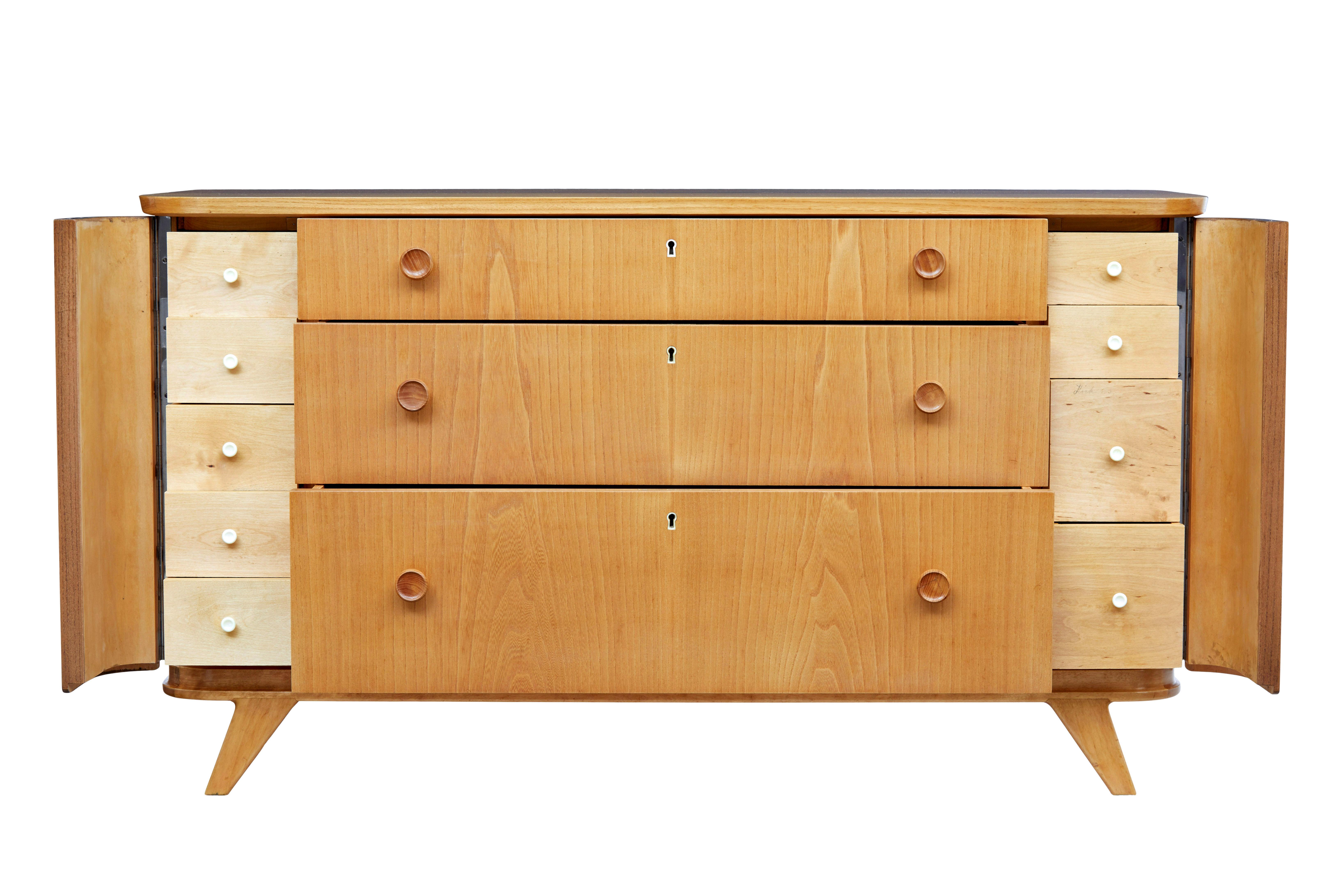 Swedish mid 20th century elm and burr fitted chest of drawers In Good Condition In Debenham, Suffolk