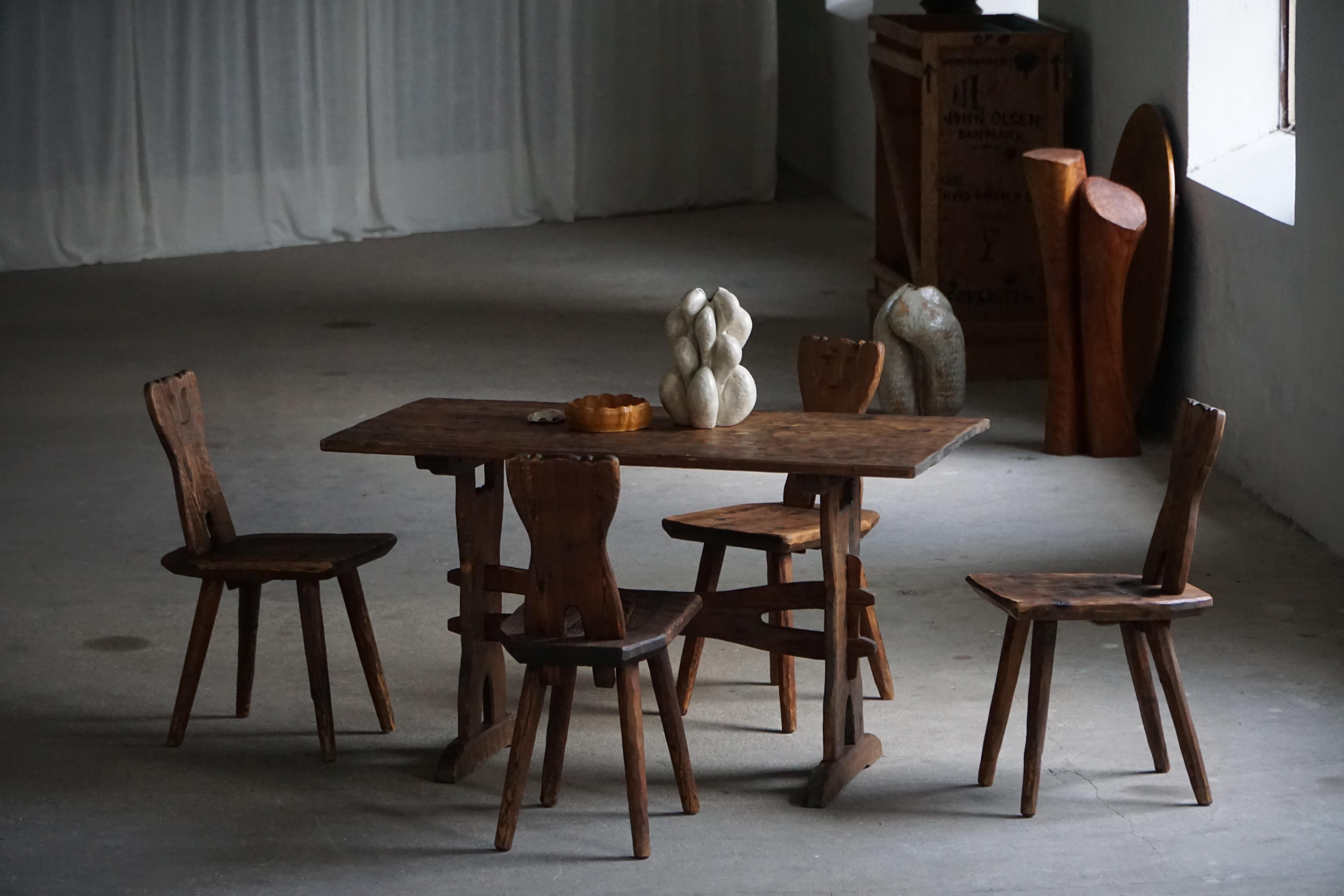 Table en pin rustique artisanale suédoise du milieu du 20e siècle, 