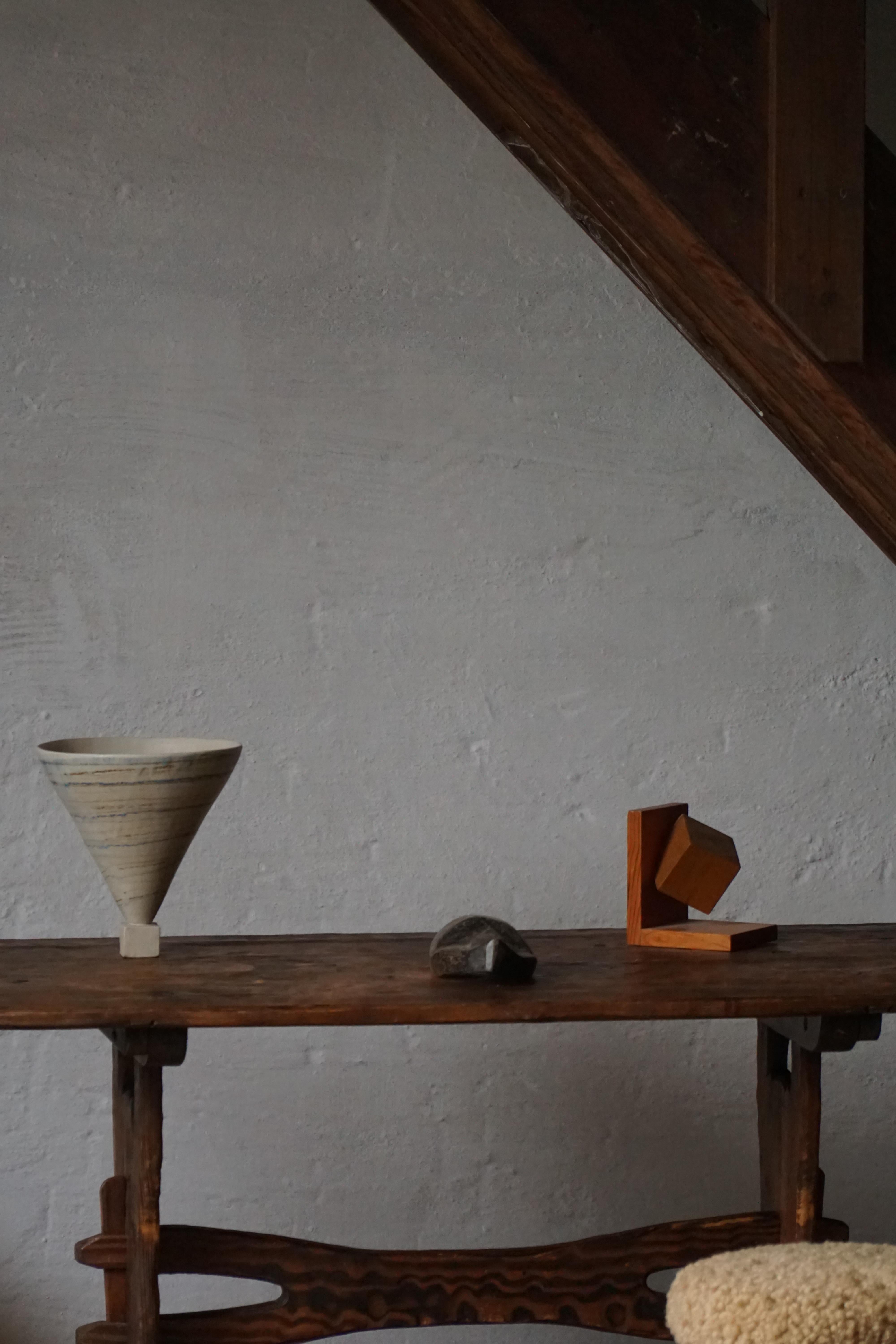 20ième siècle Table en pin rustique artisanale suédoise du milieu du 20e siècle, 