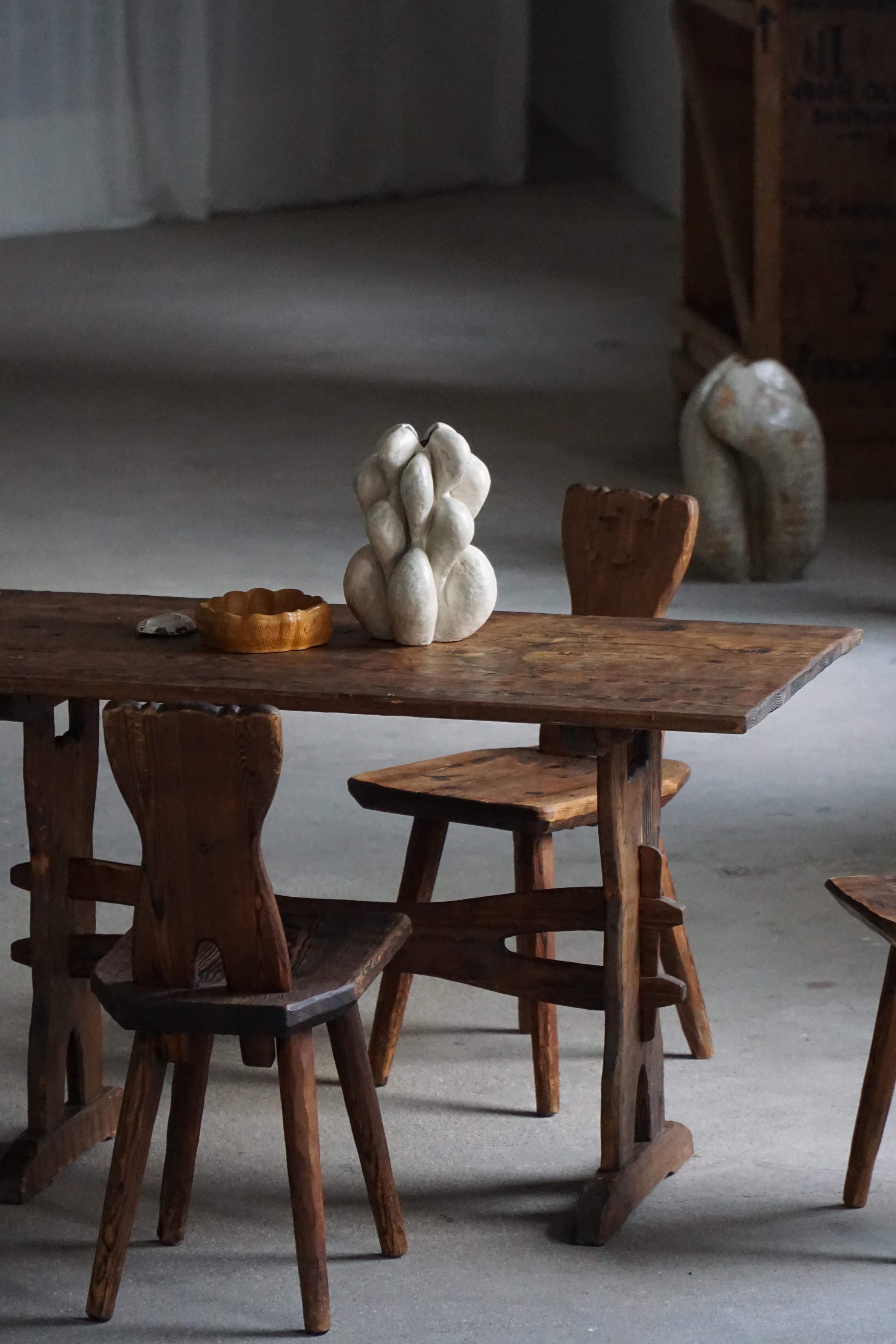 Table en pin rustique artisanale suédoise du milieu du 20e siècle, 