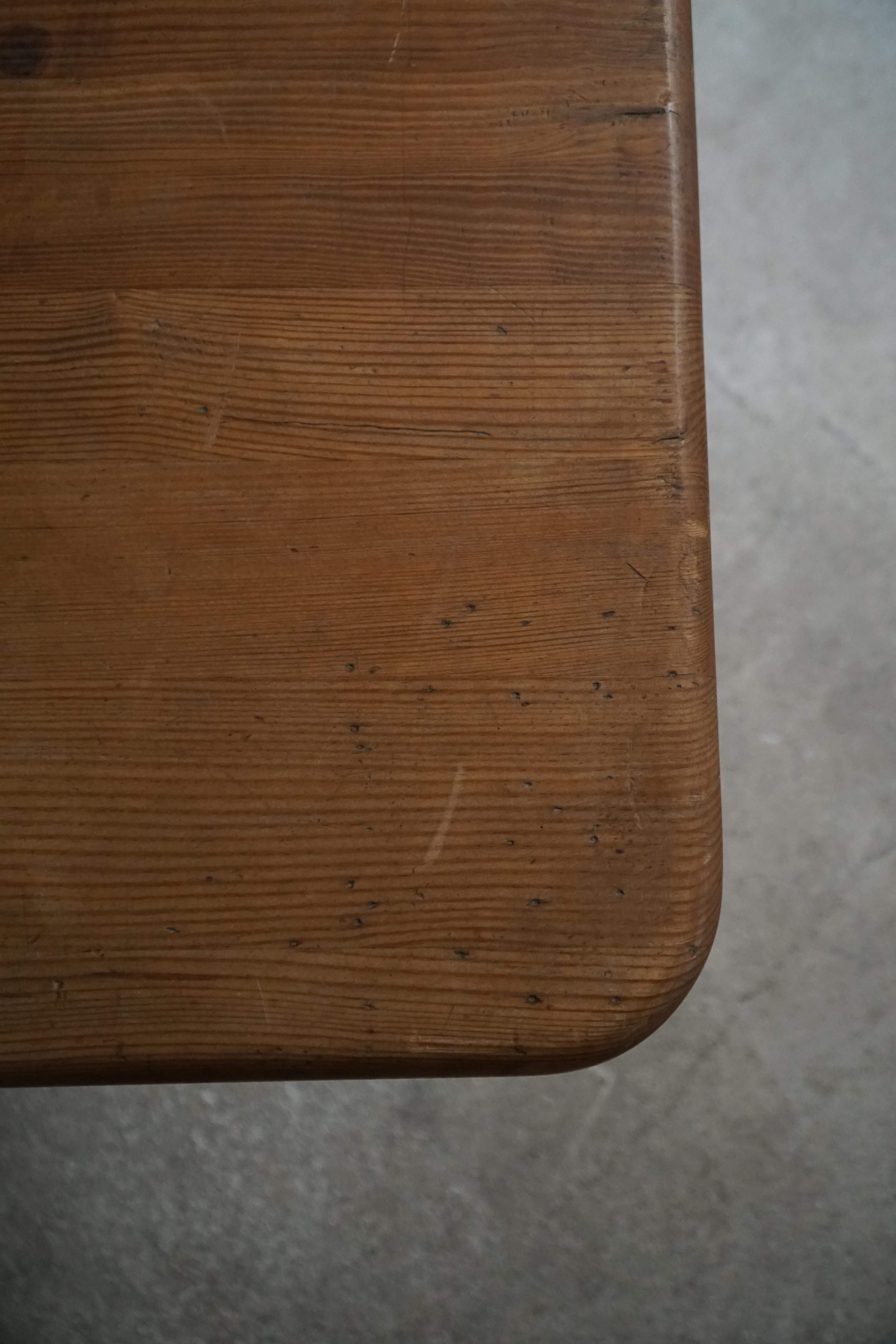 Swedish Mid-20th Century, Solid Pine Dining Table, Åby Möbelfabrik, 1940s en vente 6