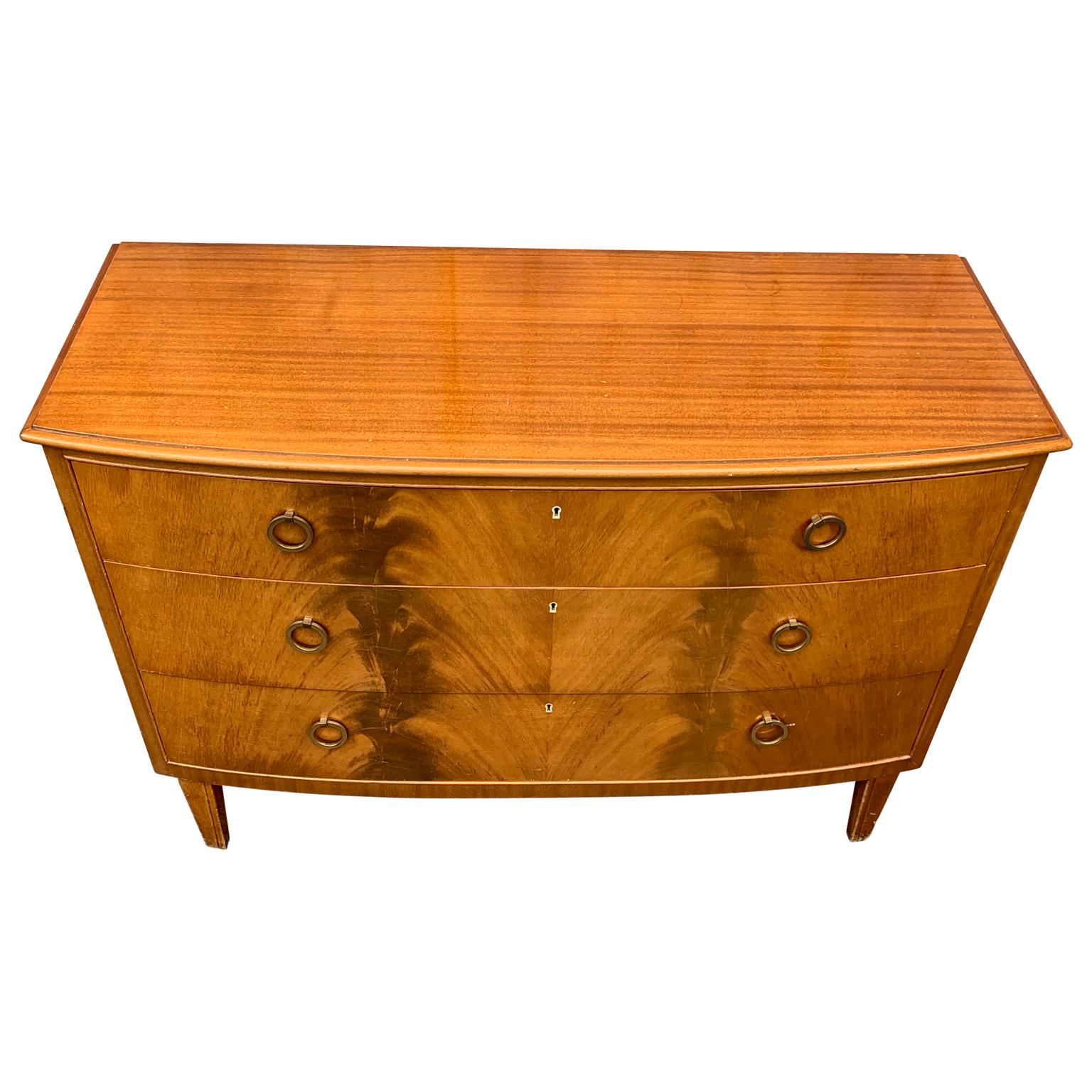 Swedish Midcentury 3-Drawer Chest with Light Mahogany Veneer and Curved Front In Good Condition In Haddonfield, NJ