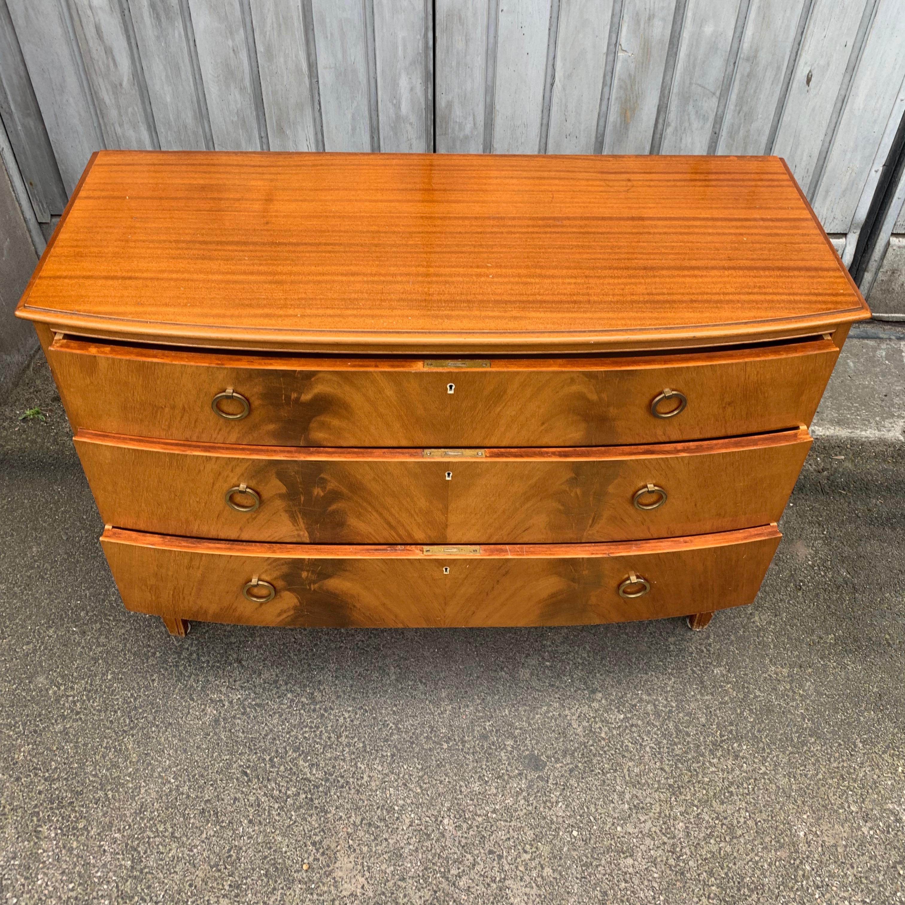 Swedish Midcentury 3-Drawer Chest with Light Mahogany Veneer and Curved Front 2