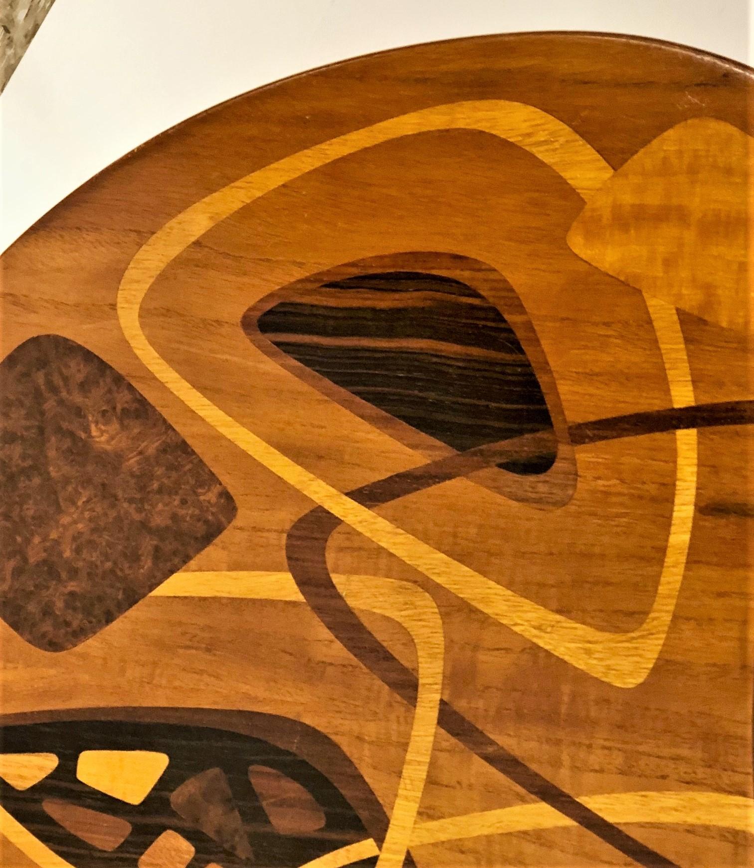Swedish Mid-Century Abstract Marquetry 3-Legged Coffee Table, ca. 1950s For Sale 2