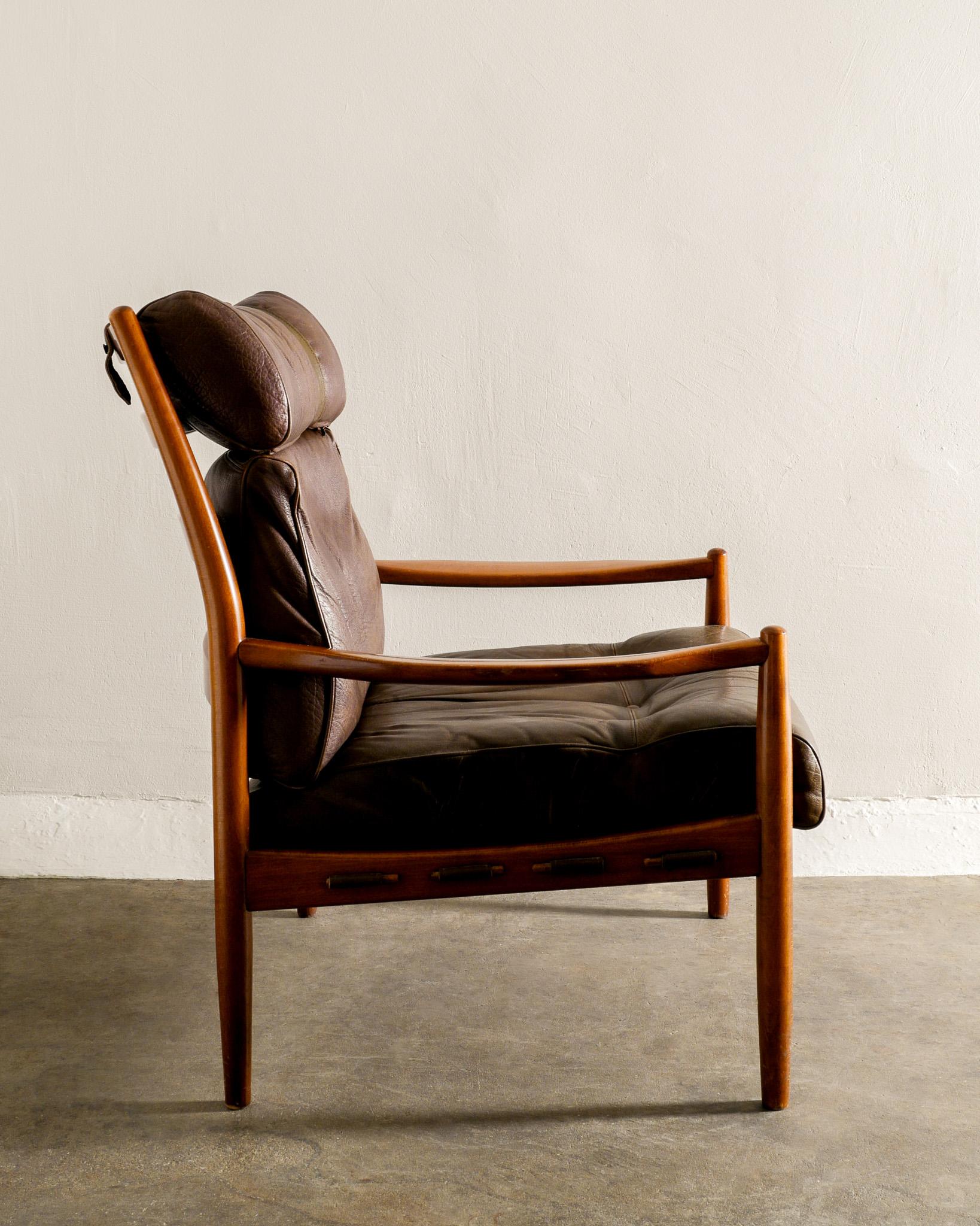 Scandinavian Modern Swedish Mid Century Armchair in Leather & Walnut in style of Arne Norell, 1950s  For Sale