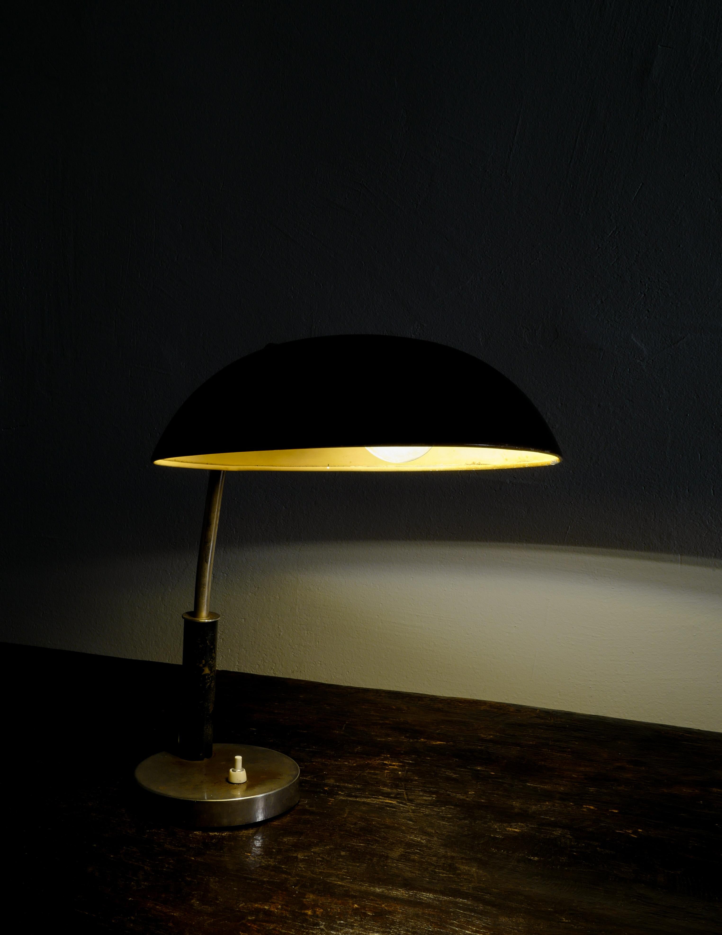 Swedish Mid-Century Art Déco Table Desk Lamp in Metal Produced in Sweden, 1940s 1
