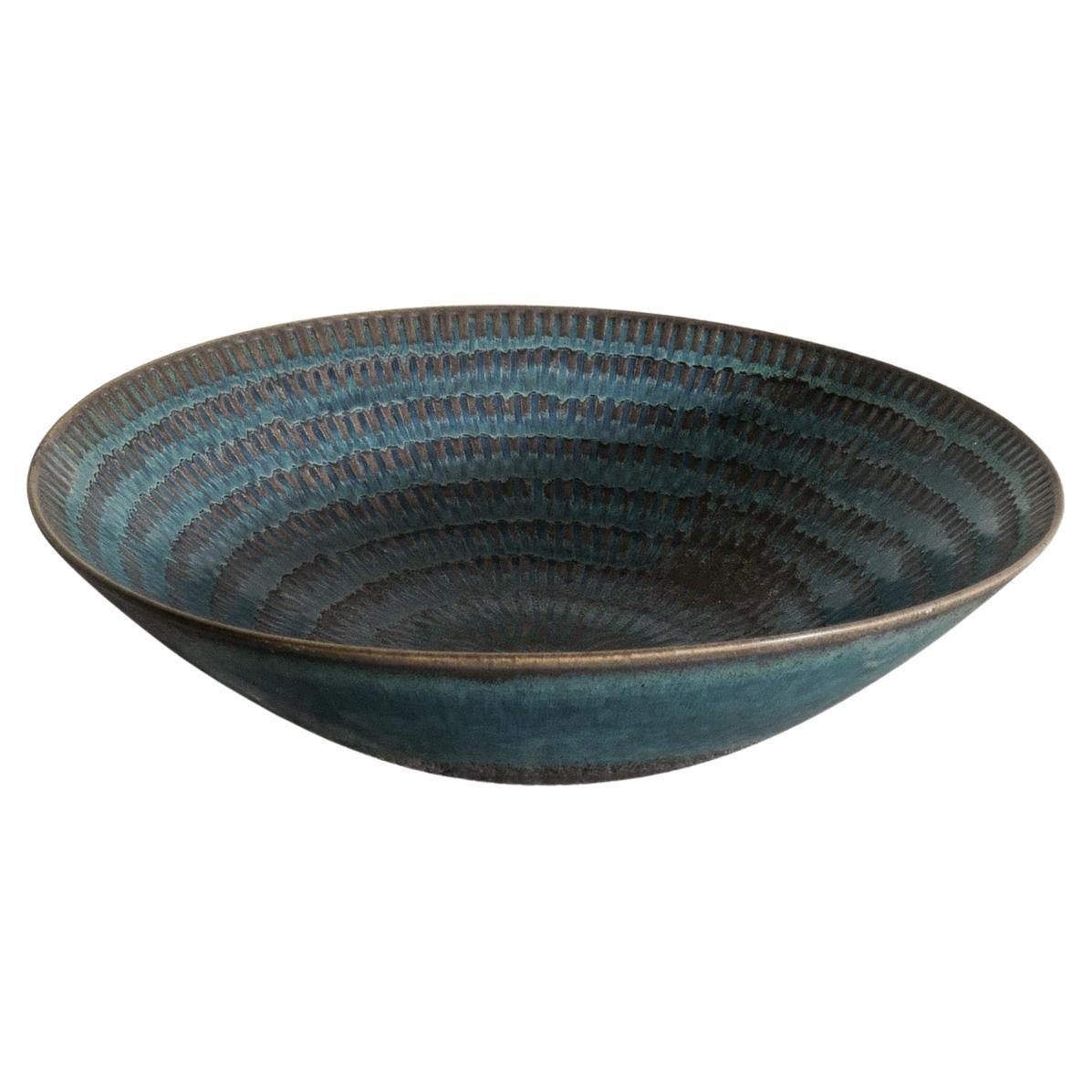 Bol en céramique bleue du milieu du siècle suédois par Stig Lindberg pour Gustavsberg, 1960s en vente