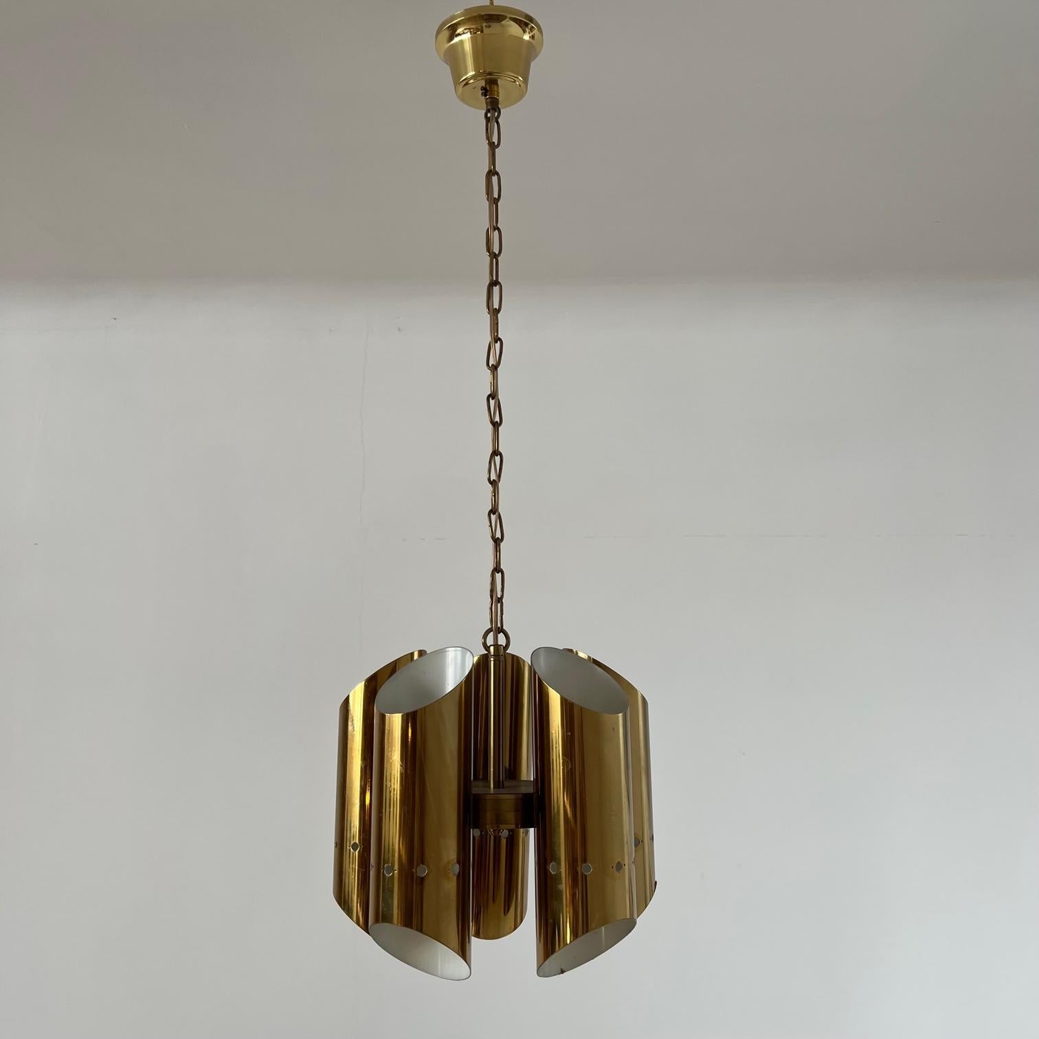 Swedish Mid-Century Brass 5 Way Pendant Light In Good Condition In London, GB