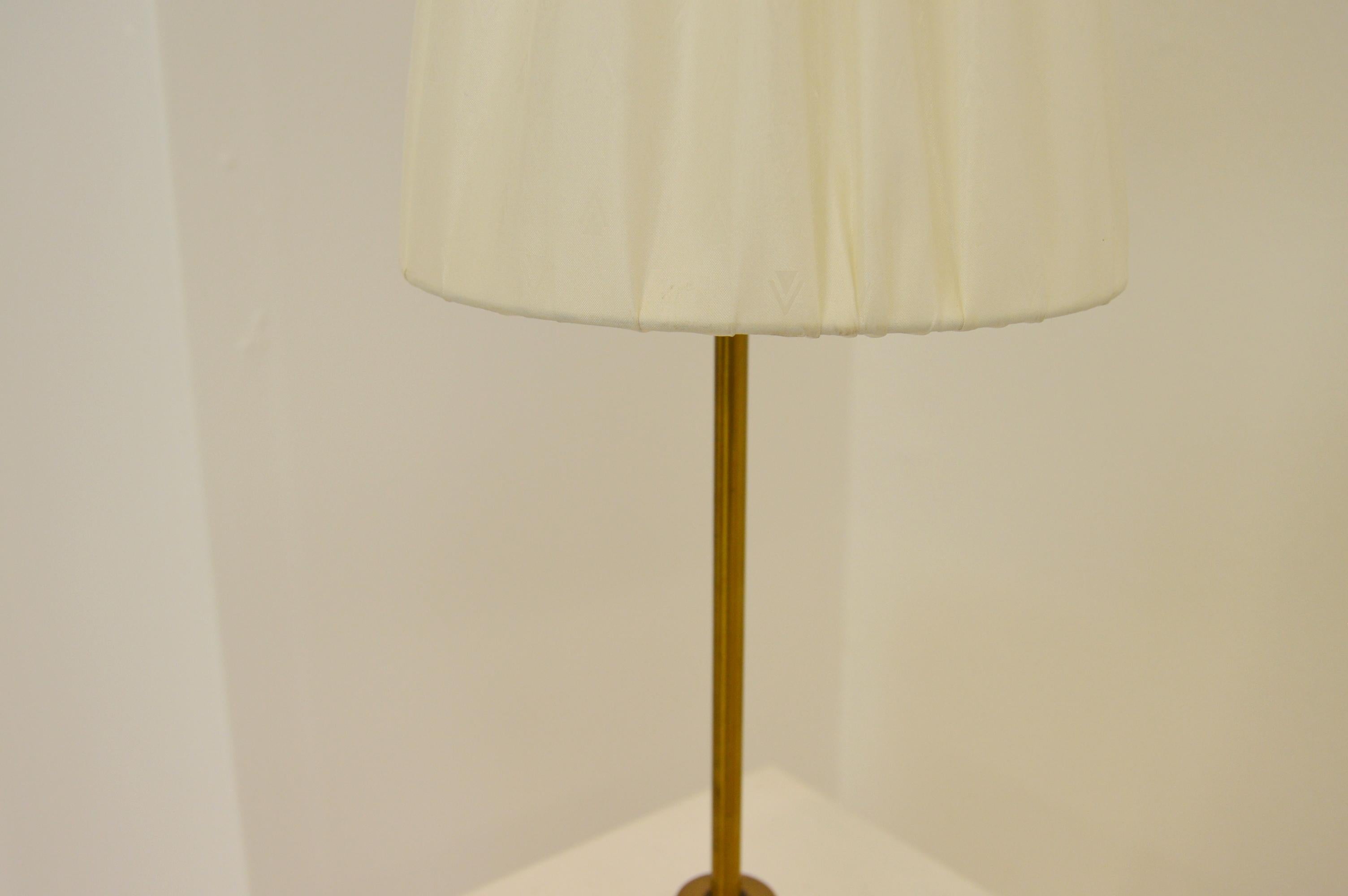 Swedish Midcentury Brass Table Lamp In Good Condition For Sale In Alvesta, SE