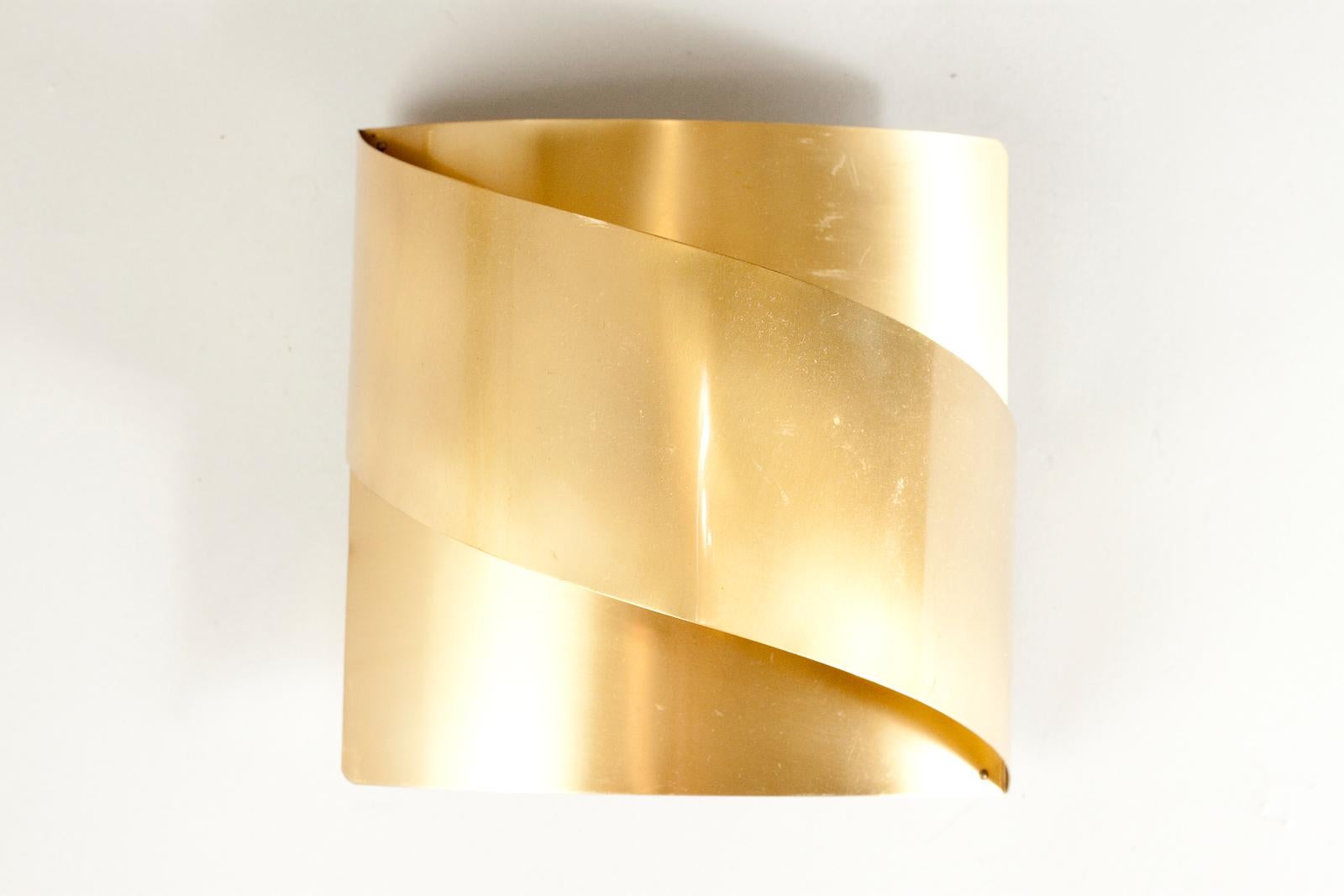 Brushed Swedish Midcentury Brass Wall Sconce by Peter Celsing for Falkenbergs Belysning For Sale