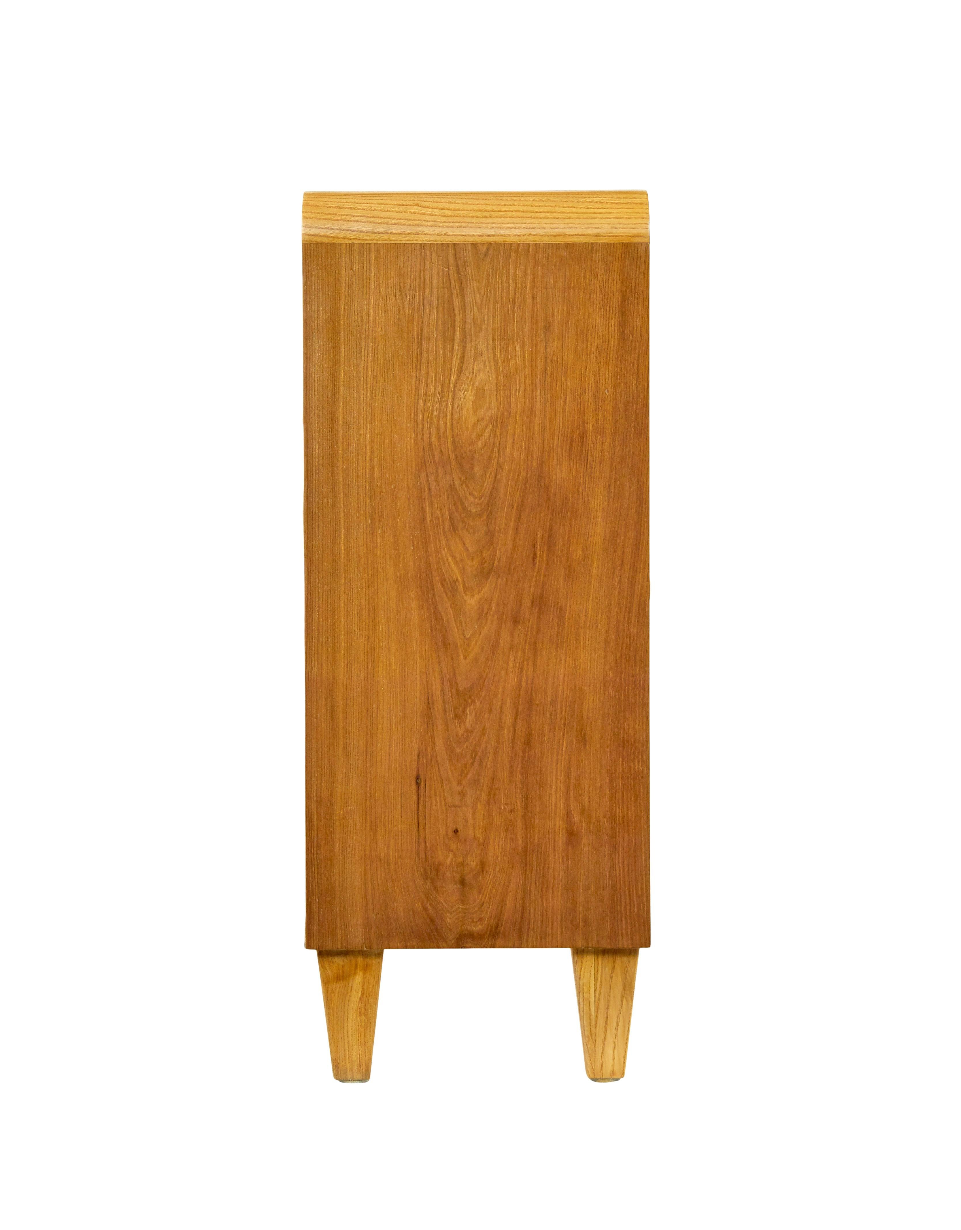 Suédois Bibliothèque ouverte basse en loupe d'orme suédoise du milieu du siècle dernier en vente