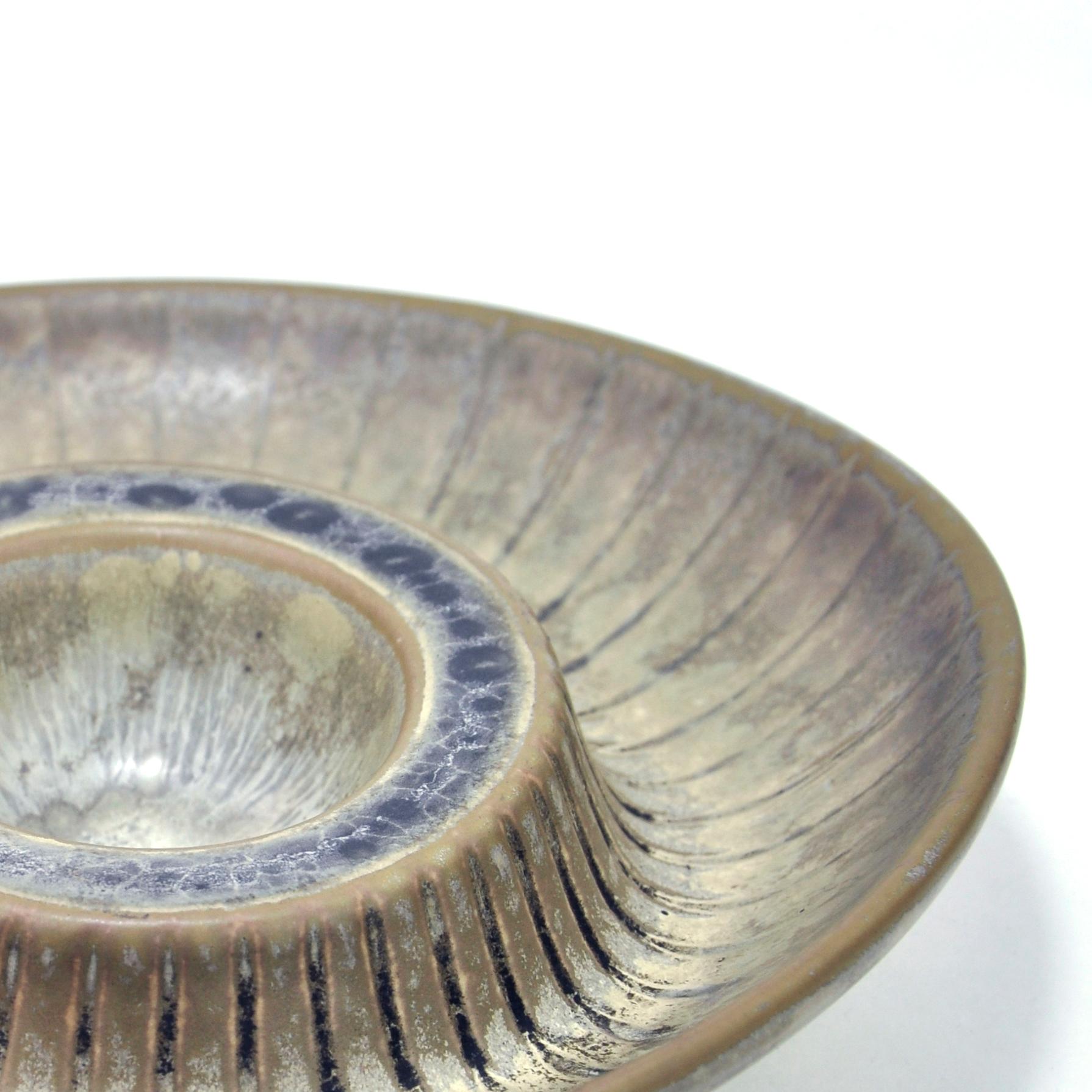 Swedish mid-century ceramic bowl by Carl-Harry Stalhane for Rorstrand In Good Condition For Sale In Lidköping, SE