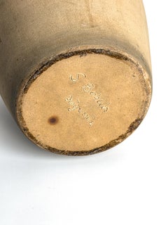 Vase en céramique suédois du milieu du siècle par Höganäs, décoré à la main en glaçure ocre