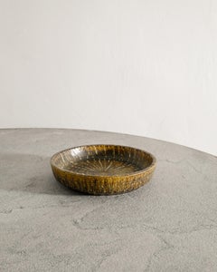 Swedish Mid Century Ceramic "Rubus" Dish by Gunnar Nylund for Rörstrand, 1950s