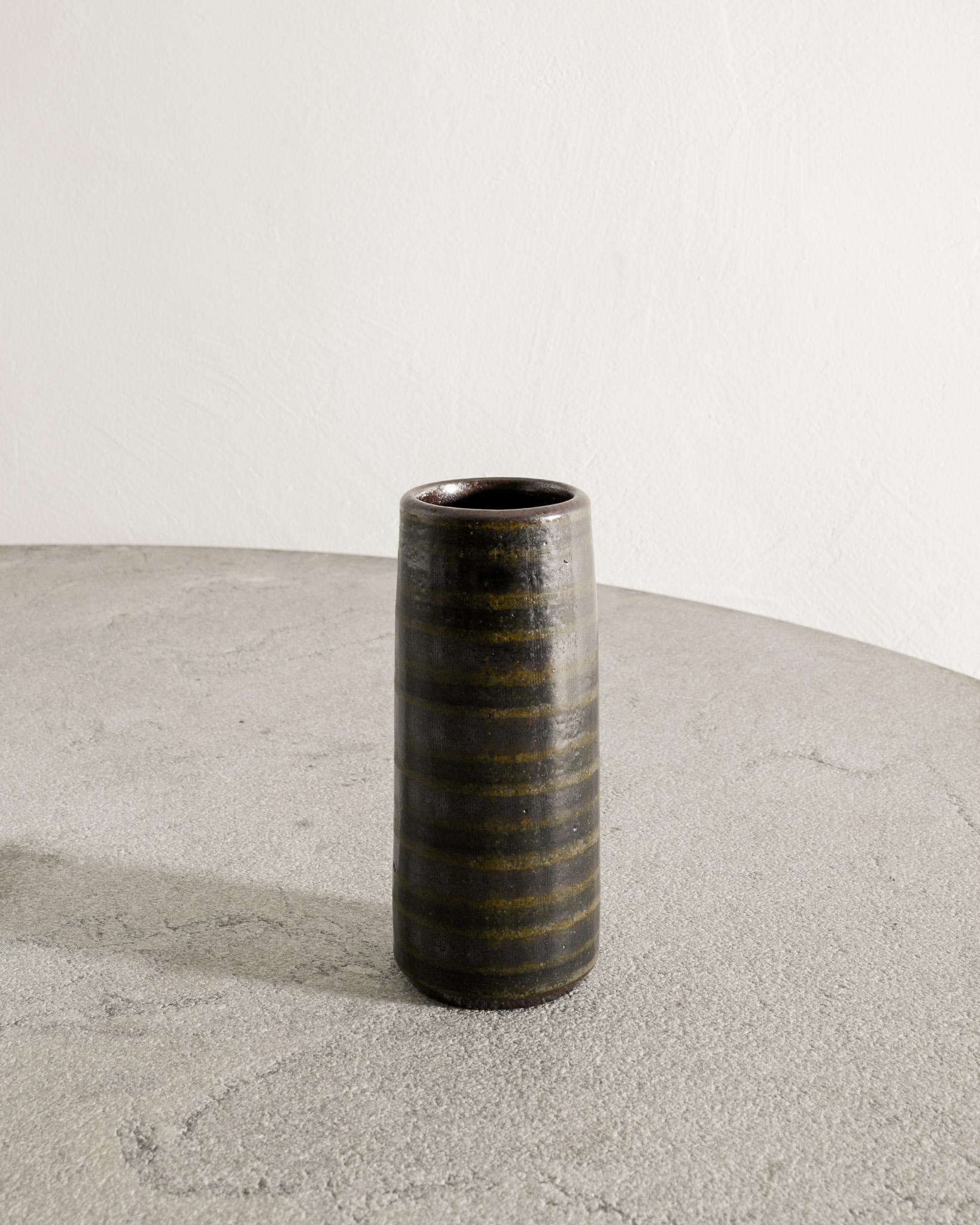 Schwedische Keramikvase aus der Mitte des Jahrhunderts von Arthur Andersson für Wallåkra Schweden, 1940er Jahre (Skandinavische Moderne) im Angebot
