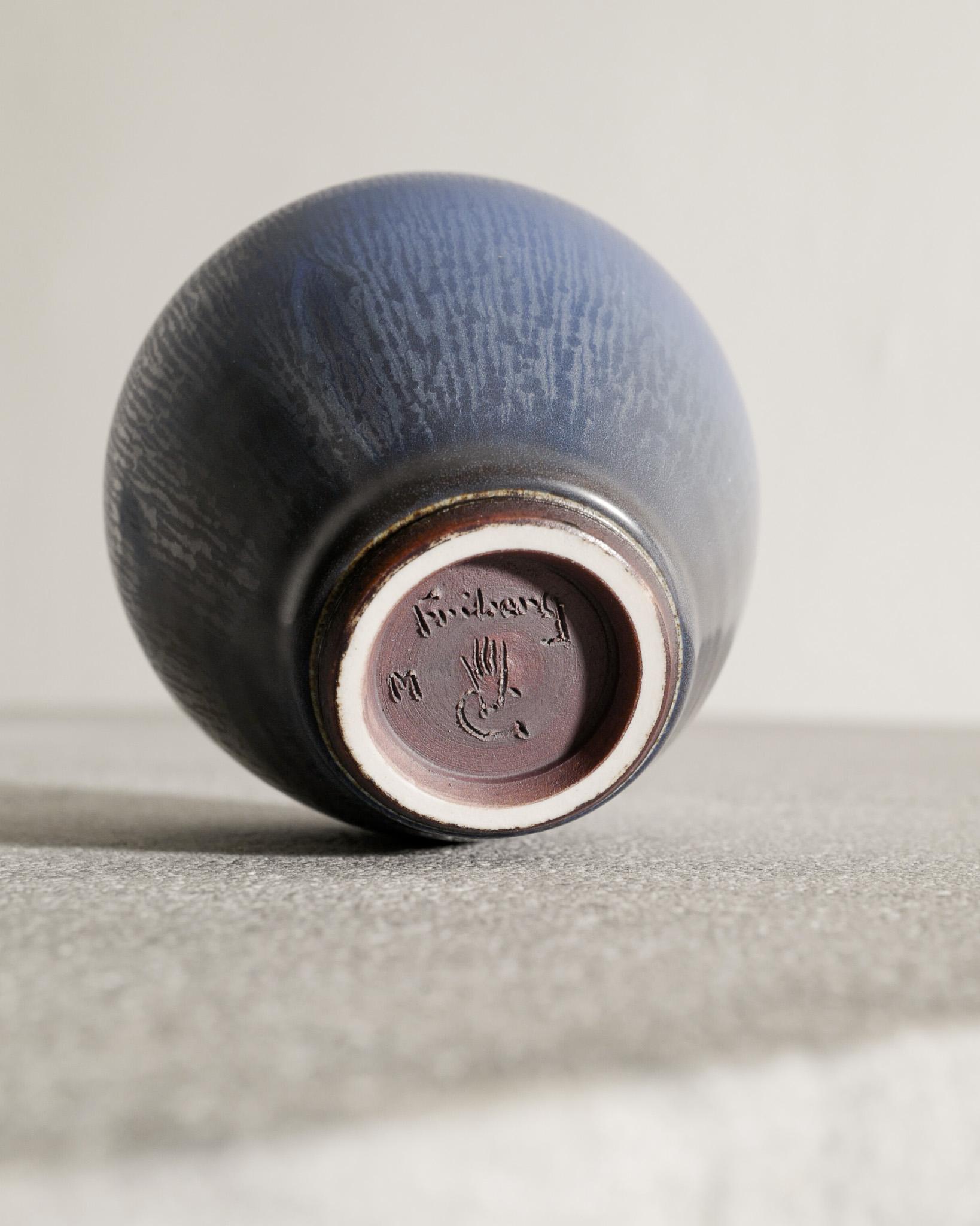 Vase suédois du milieu du siècle dernier par Berndt Friberg pour Gustavsberg Suède, 1970 Bon état - En vente à Stockholm, SE
