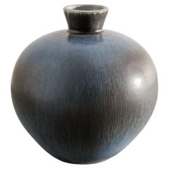 Vaso in ceramica svedese di metà secolo di Berndt Friberg per Gustavsberg Svezia, anni '70
