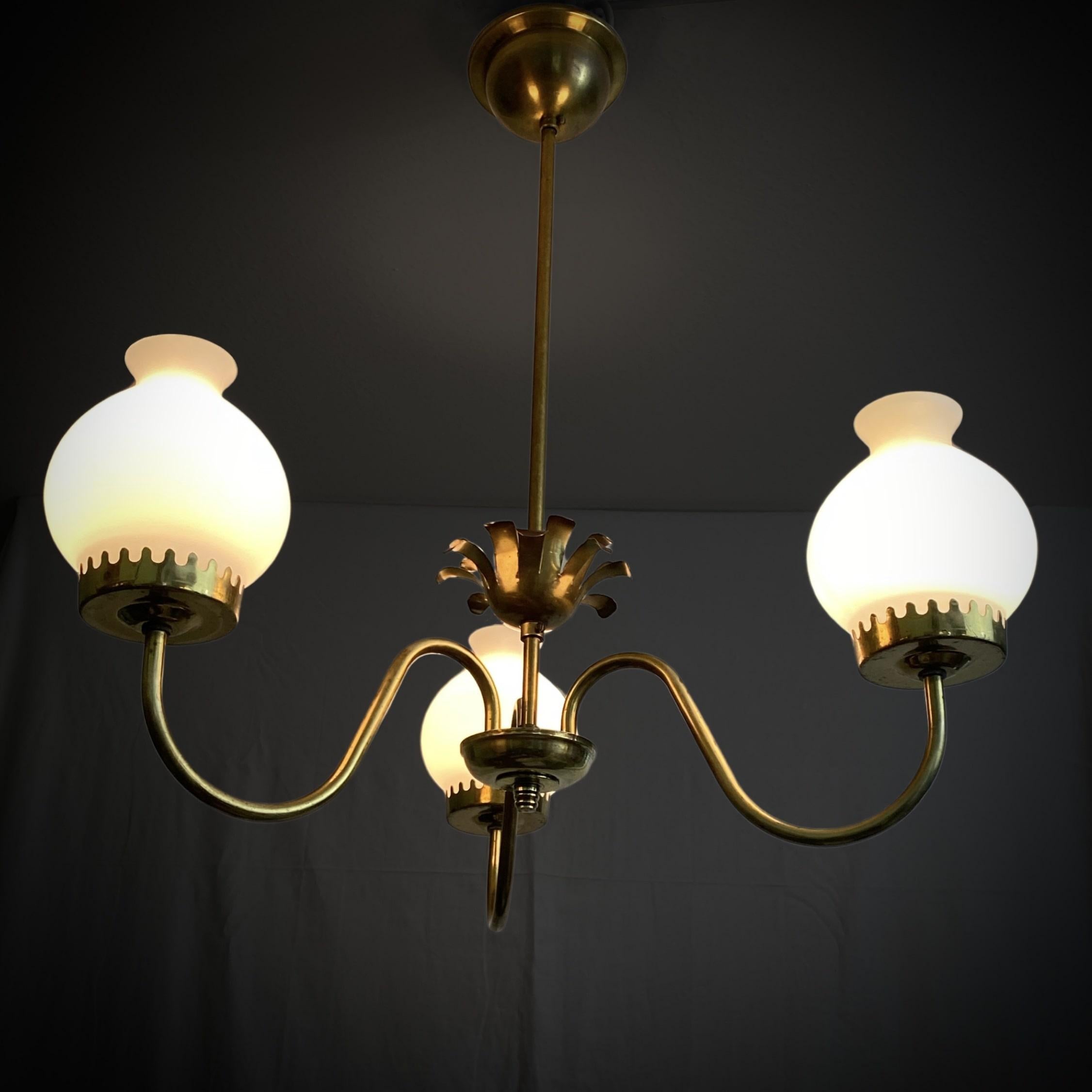 Brass Swedish mid-century chandelier, brass and glass, Scandinavian Modern, 1940s For Sale